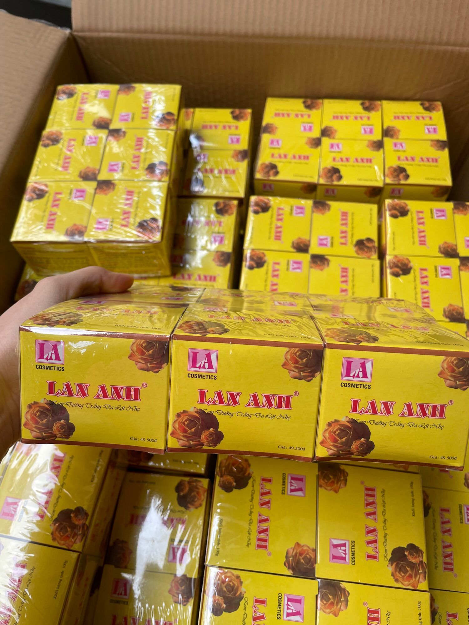 (Sỉ) Kem lột nhẹ da Lan Anh 100gram