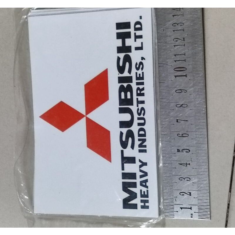 tem đuôi thương hiệu Mitsubishi vuông