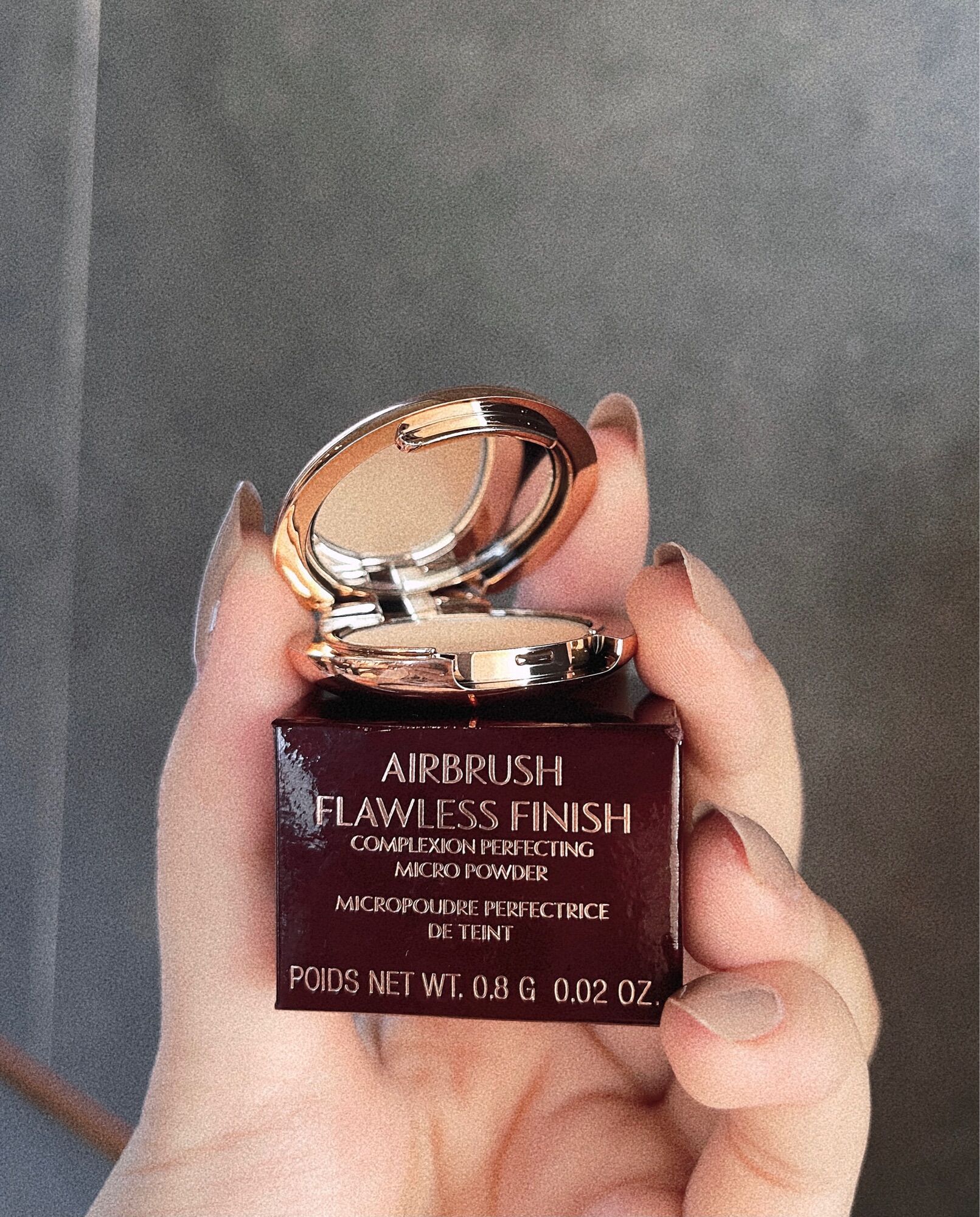 < Mini - Sẵn> Phấn phủ Charlotte Tilbury Airbrush Flawless