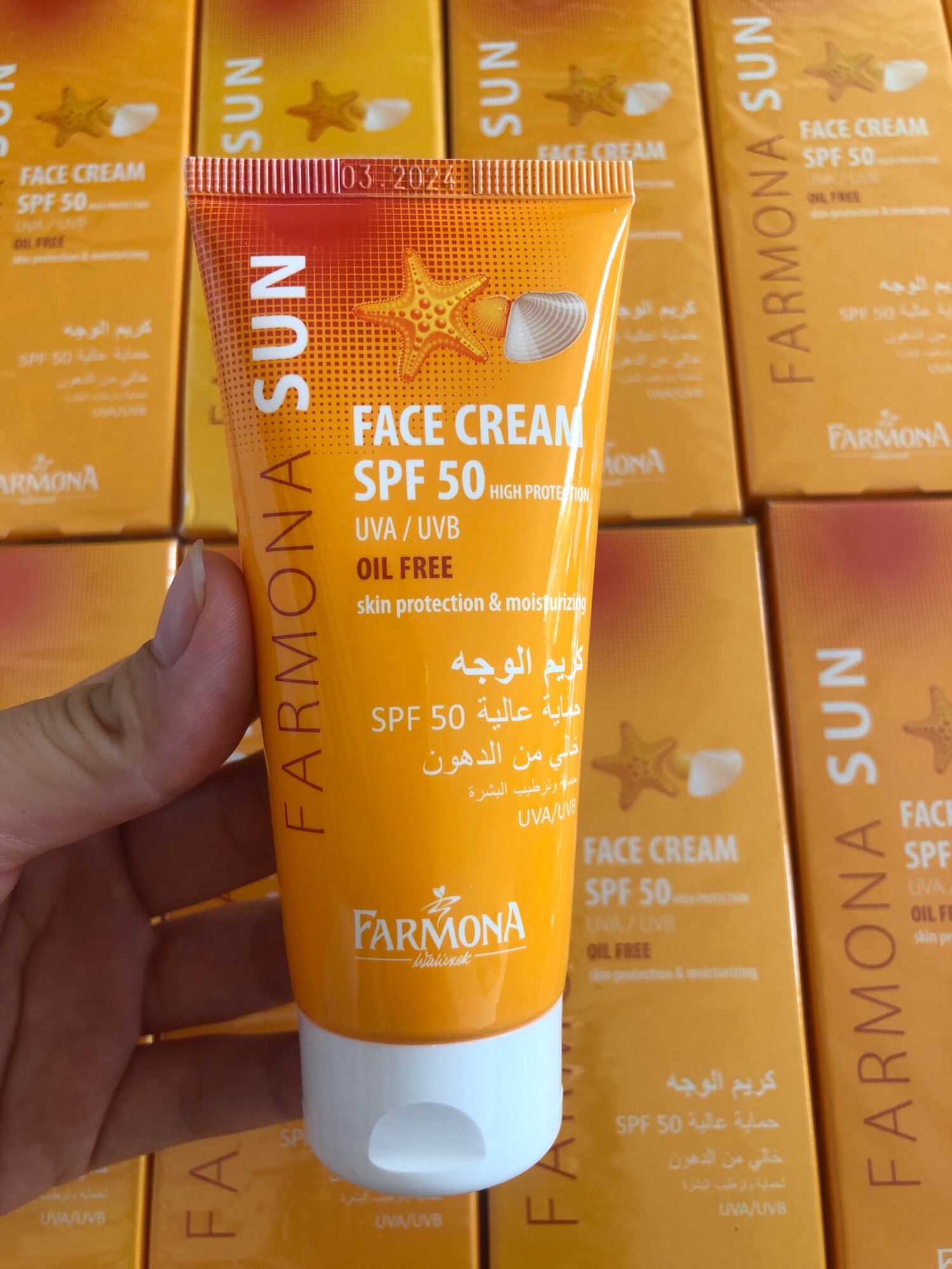 Kem chống nắng Farmona Sun Face Cream Oil Free Spf50 cho da dầu, đảm bảo cung cấp các sản phẩm đang được săn đón trên thị trường hiện nay