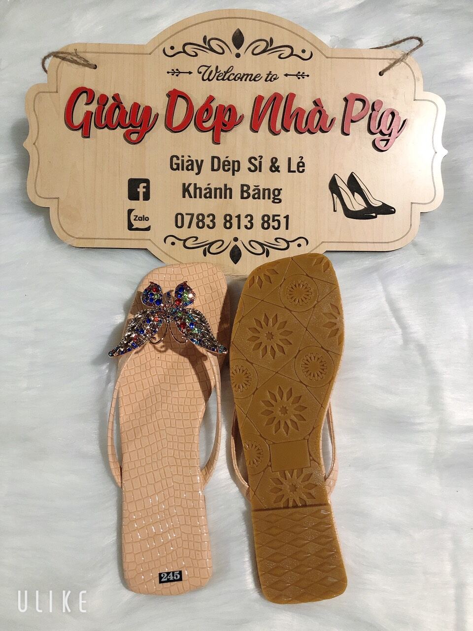 Dép Kẹp Gắn Charm Bướm