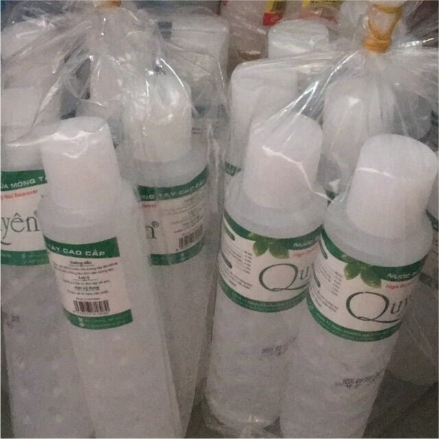 Nước rửa móng tay Quyên