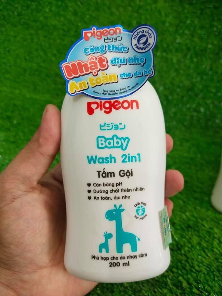 Sữa tắm gội Pigeon 2 in 1