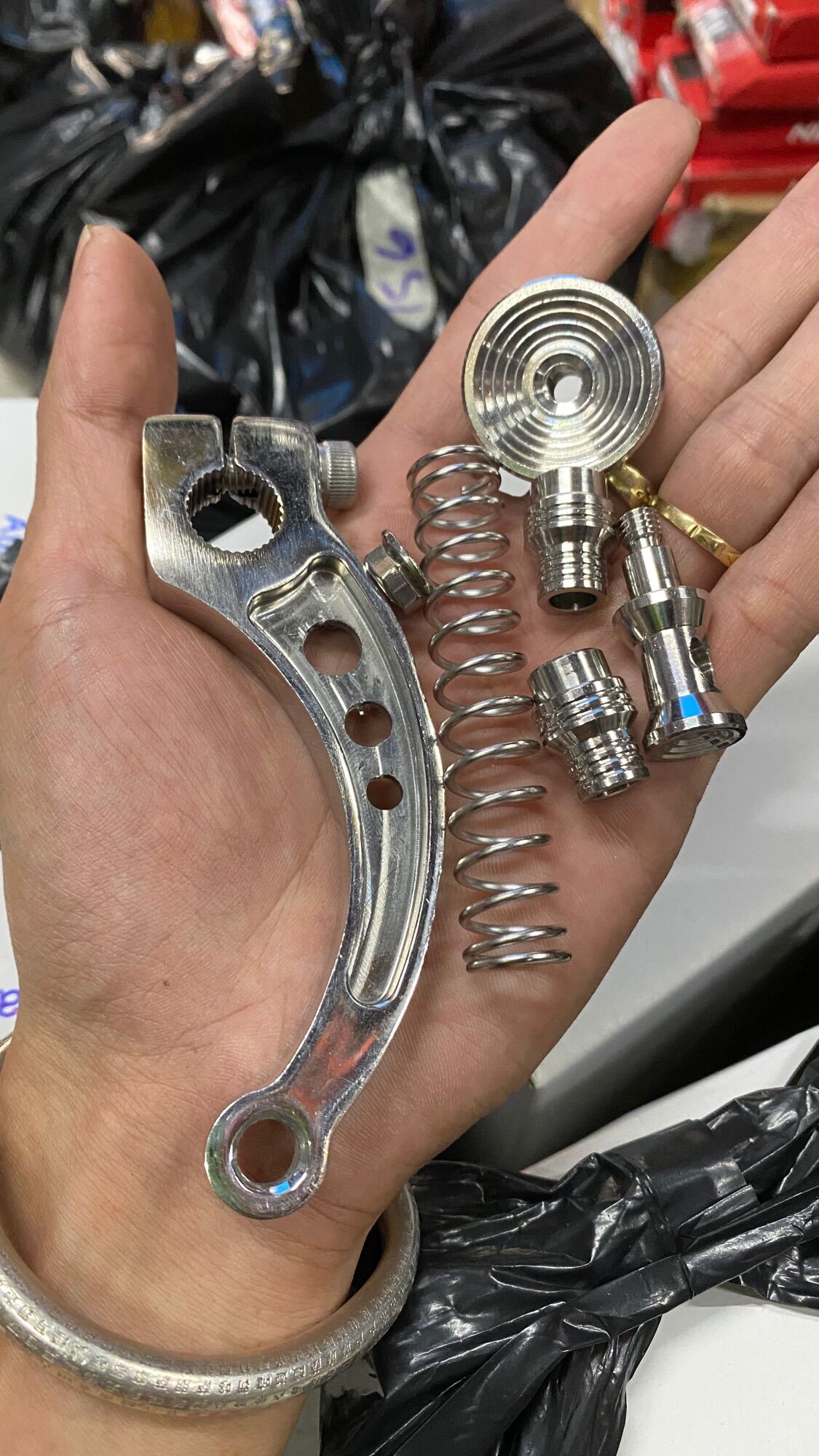 Pát thắng và đũa thắng inox gắn xe máy