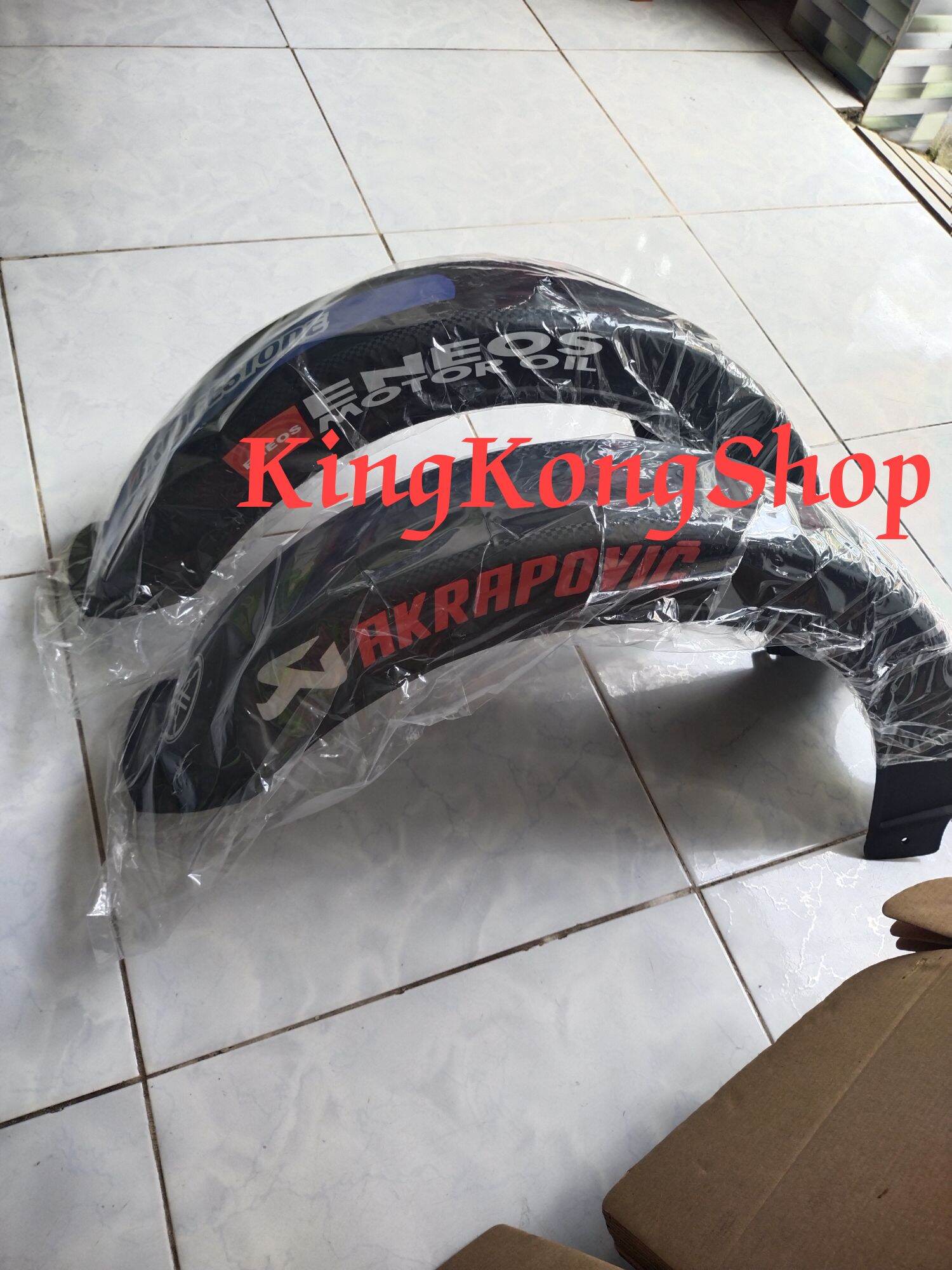 Chắn bùn nguyên lốp gắn exciter 155 ( tem ngẫu nhiên)