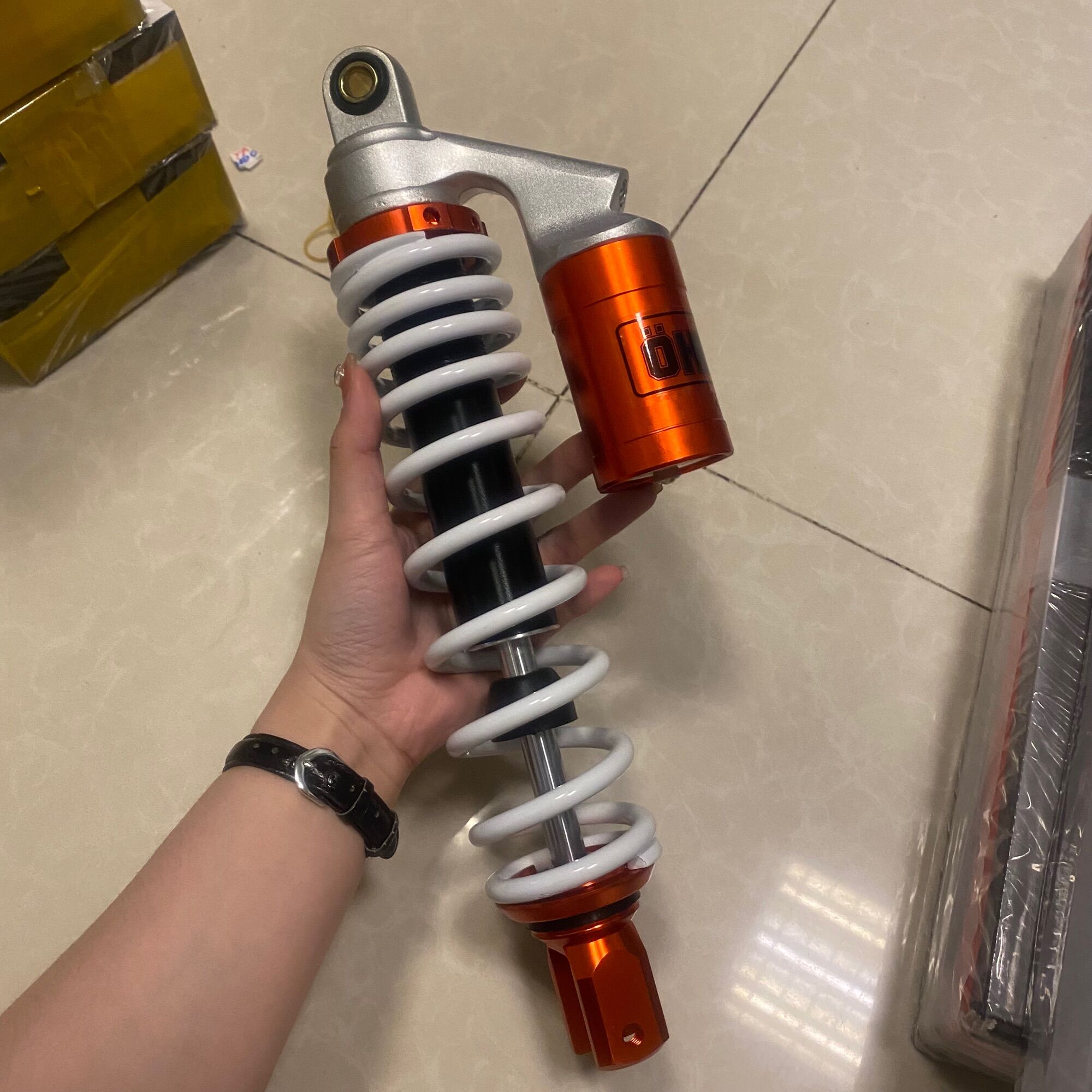 Phuộc nhún sau Ohlins cho các xe tay ga Vision Ab Click Lead PCX NVX Vario Janus...