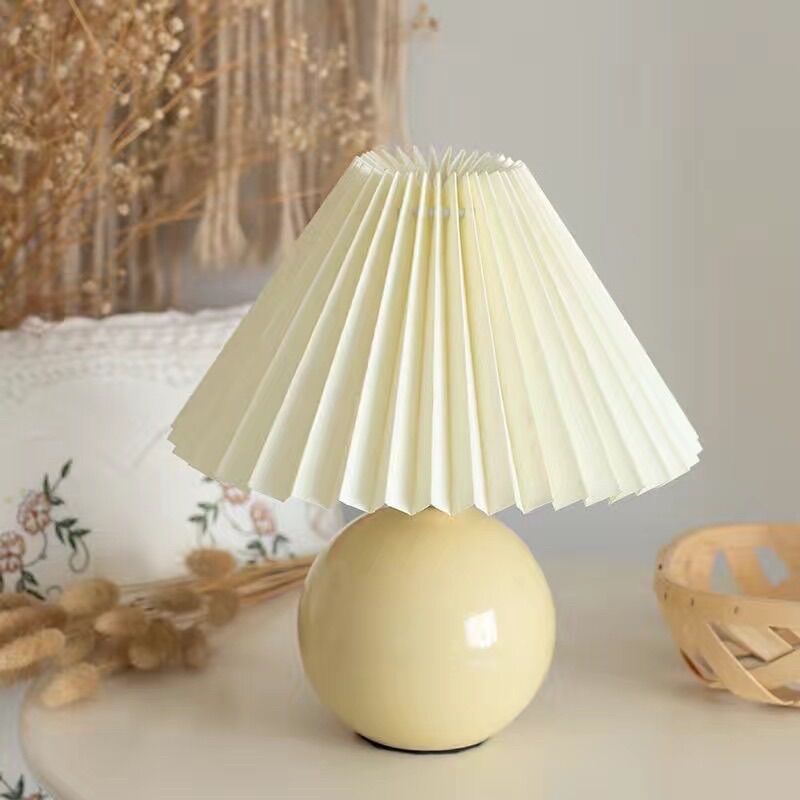 Đèn ngủ để bàn đế bầu gốm chao xếp ly
