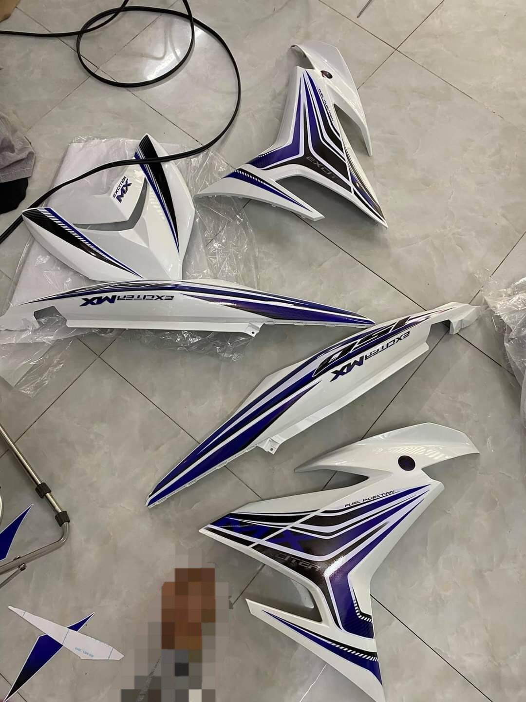 Tem rời exciter 150 trắng mx phối xanh