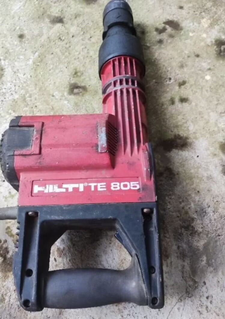 máy đục bê tông hilti TE805, siêu khủng, siêu Mạnh, 100v,1350W,máy hoạt động OK, tặng kèm mũi đục