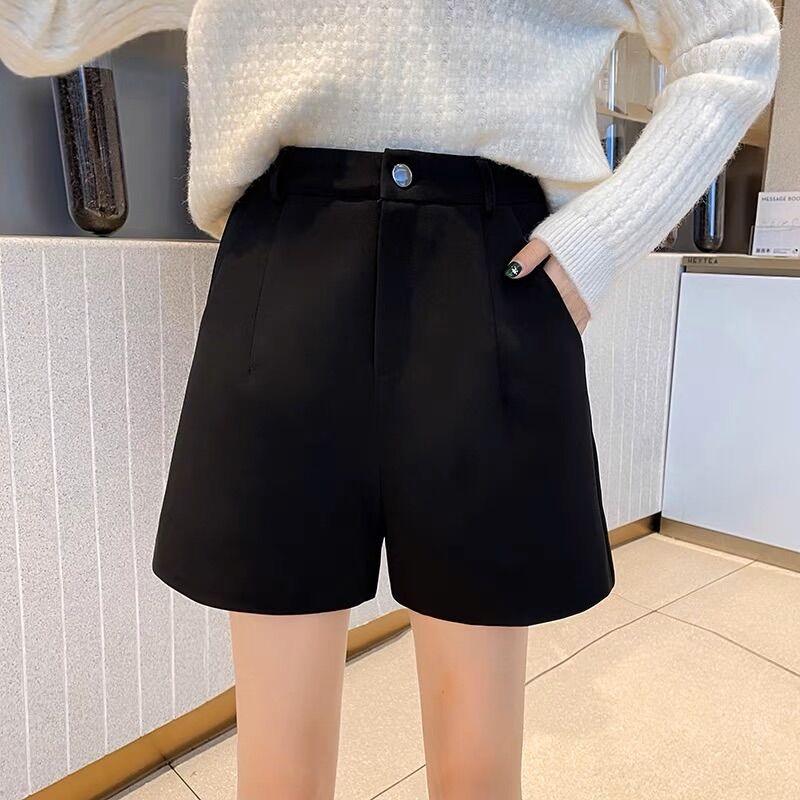 Quần dạ short trơn dễ phối đồ. Chất cực đẹp