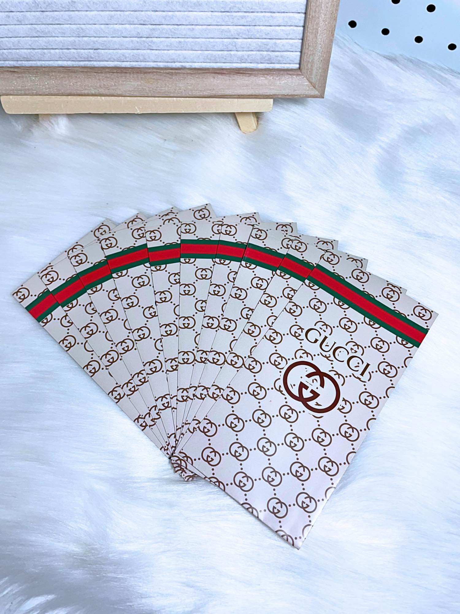 Bao lì xì luxury Gucci