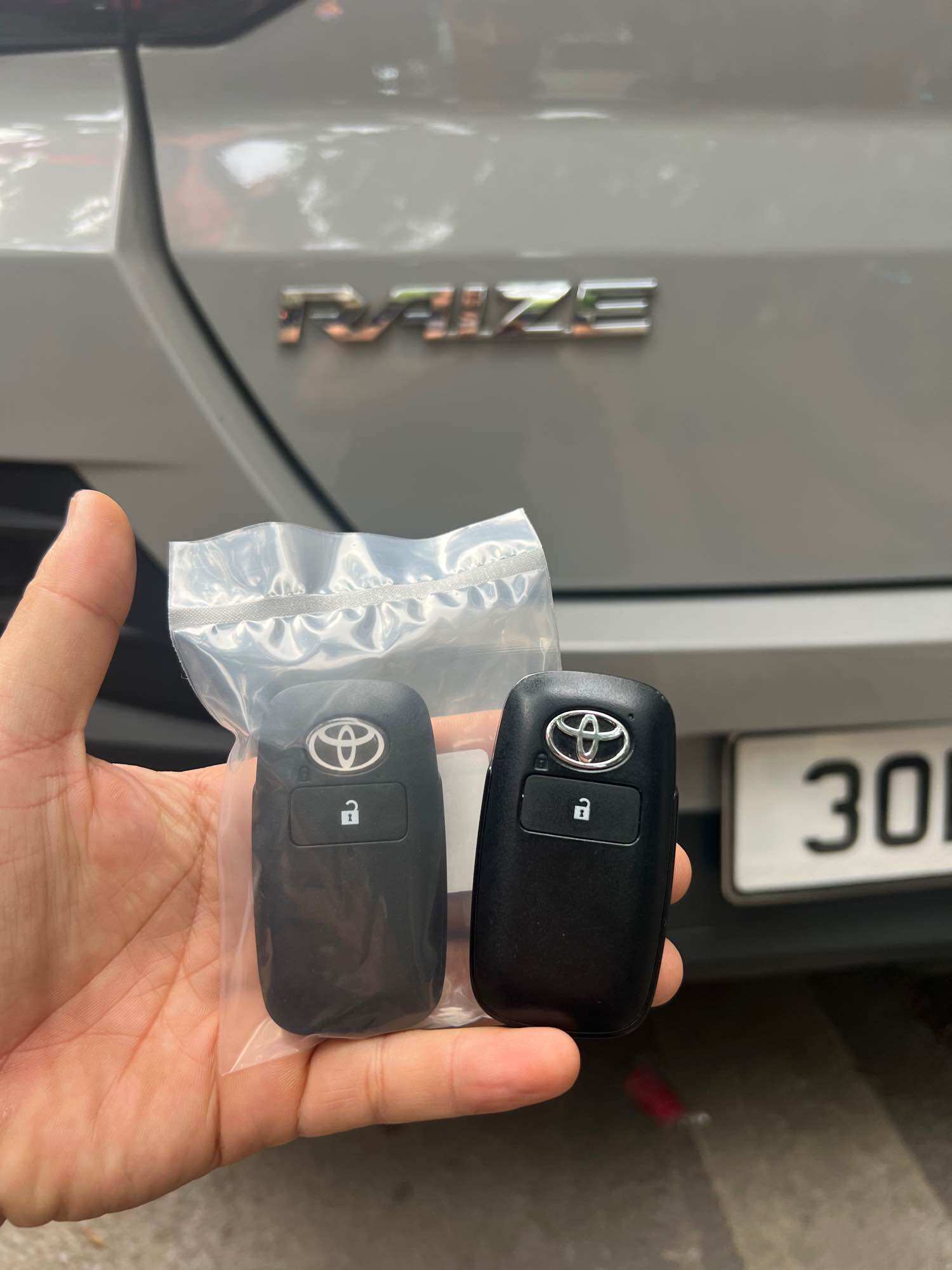 2 fob smart key toyota veloz, raize id4a sóng 433