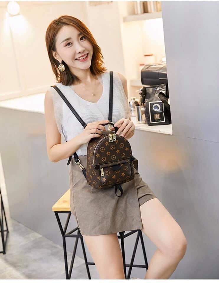 Balo da Pu hoạ tiết sang chảnh có thể đeo chéo