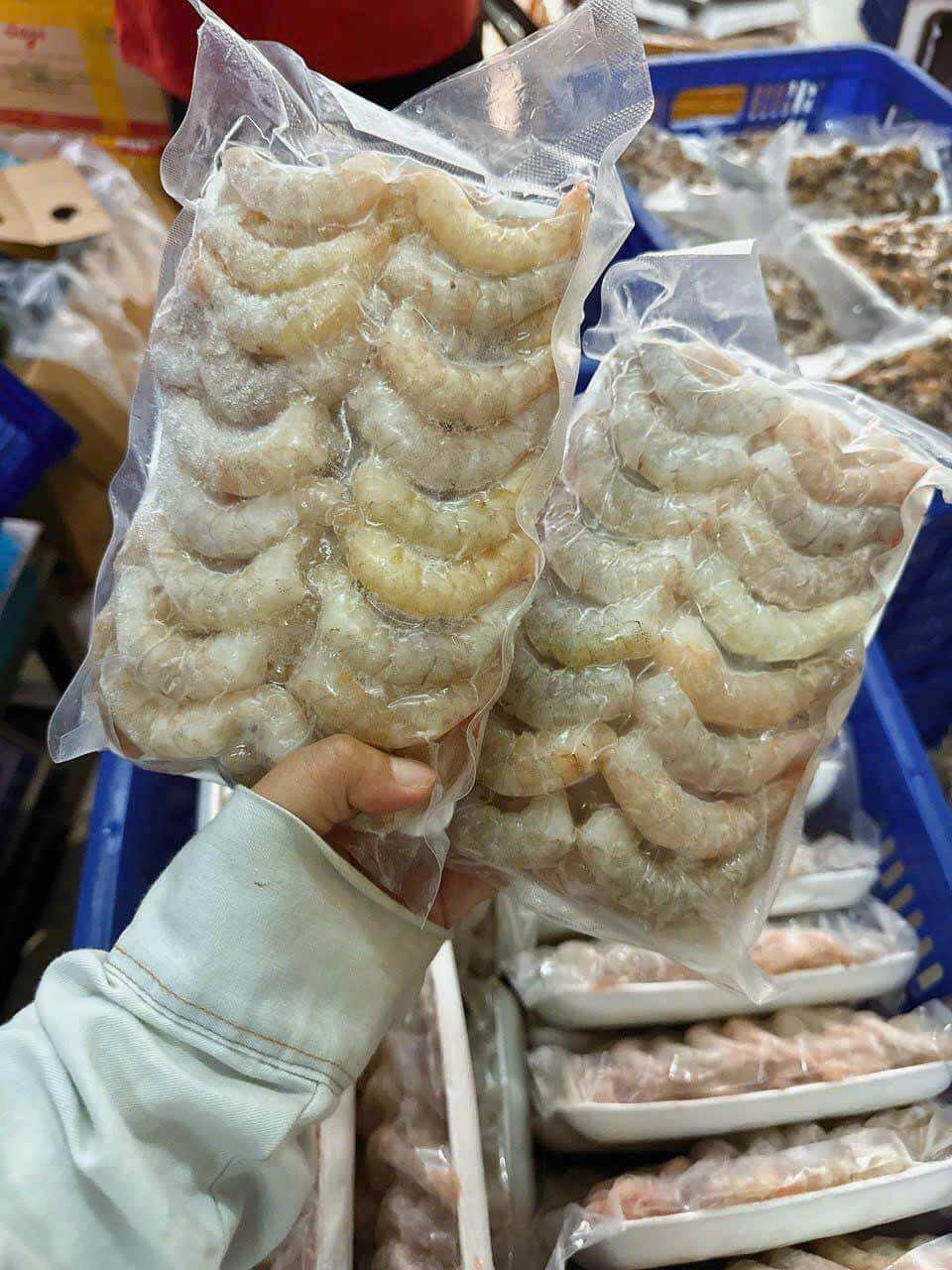 Khay 0,5kg nõn tôm tươi bóc sẵn