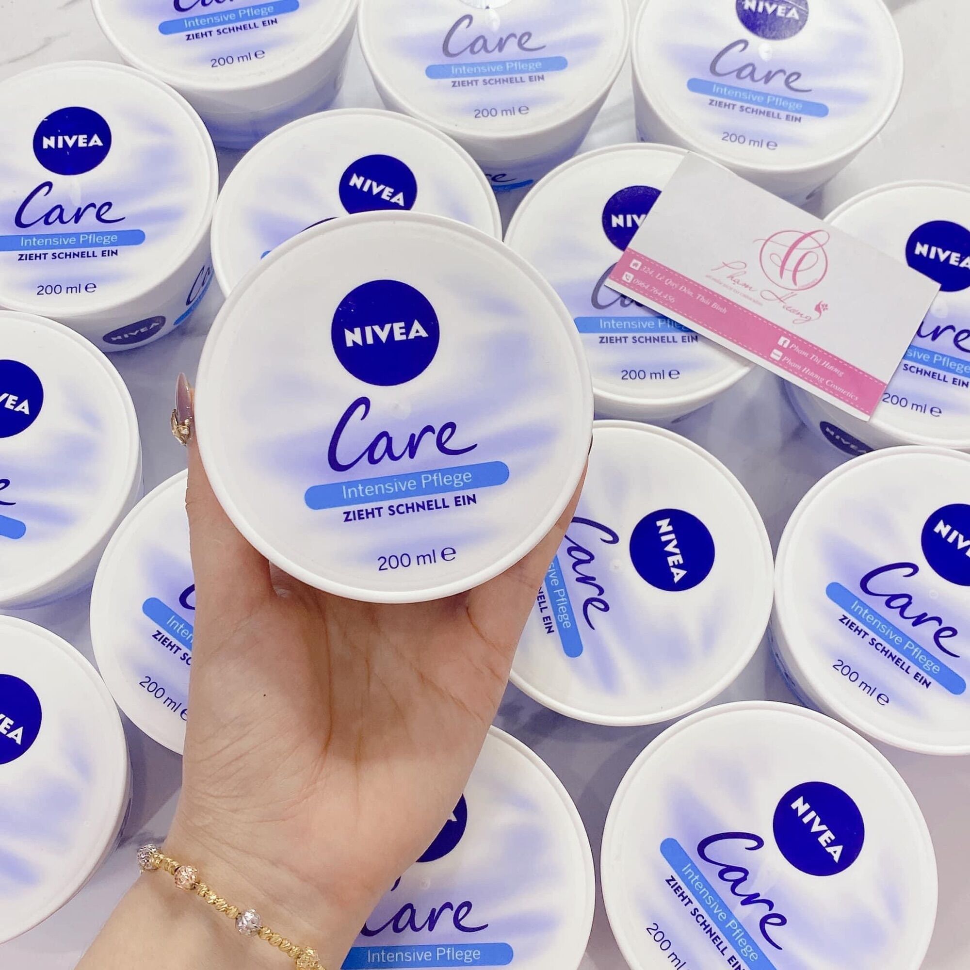 Kem dưỡng ẩm nivea care 100ml