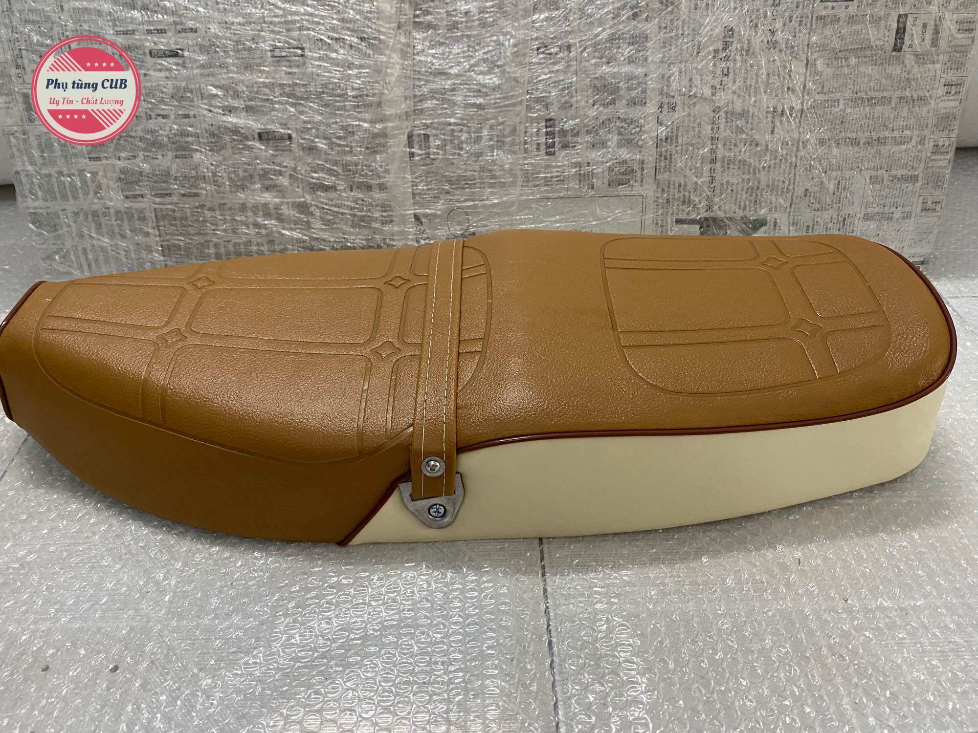 Yên dài xe cub 78-81-86-82-DD ( chỉ yên )