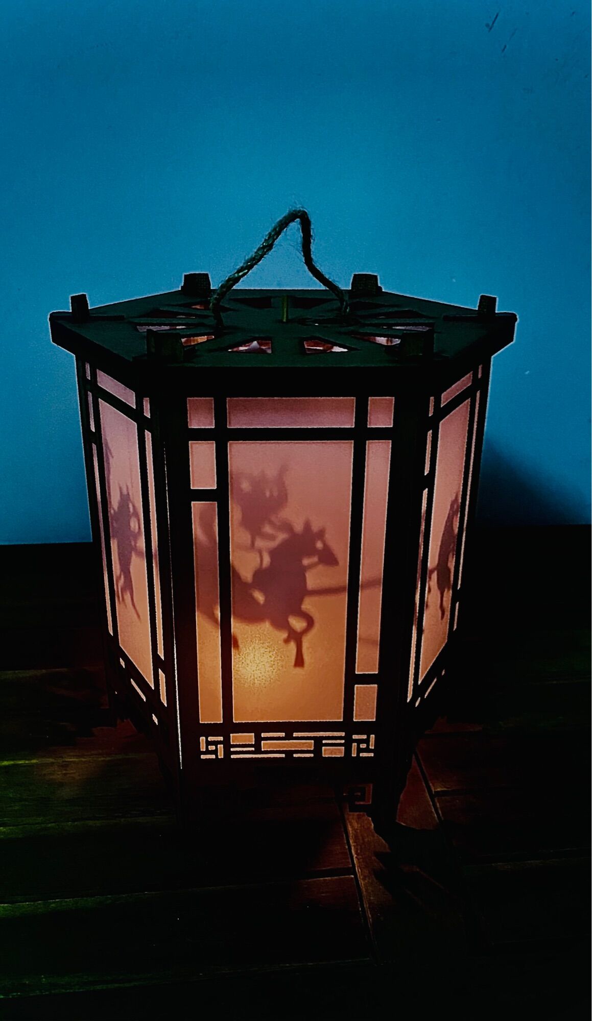 Đèn kéo quân gỗ cao 24cm