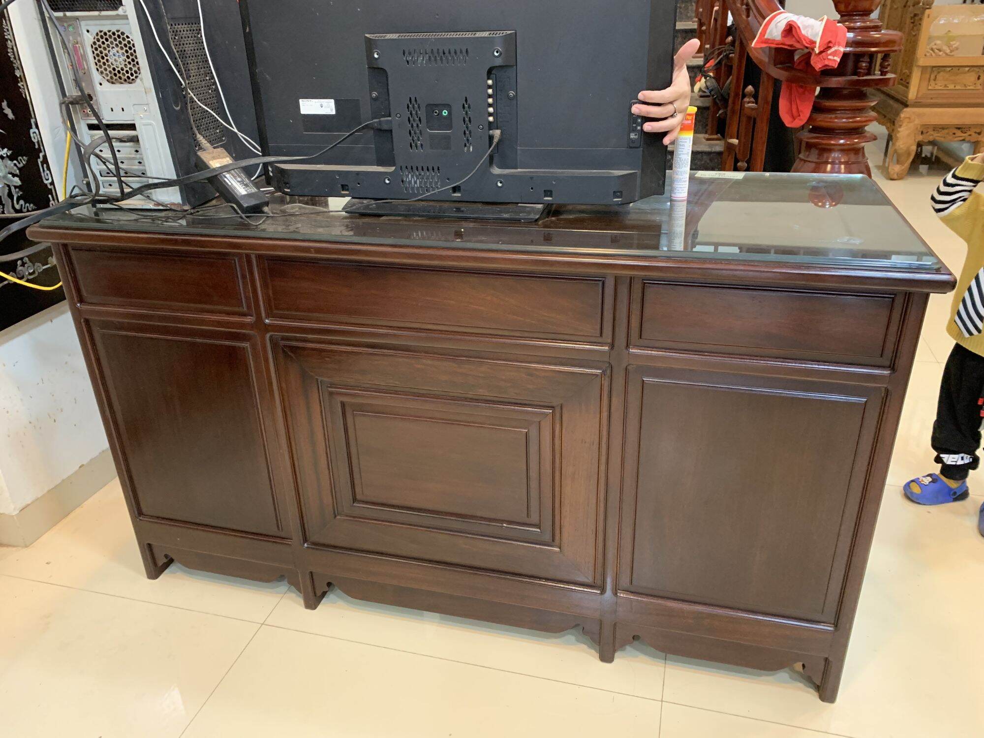 Bàn làm việc gỗ gụ 147x60x80cm