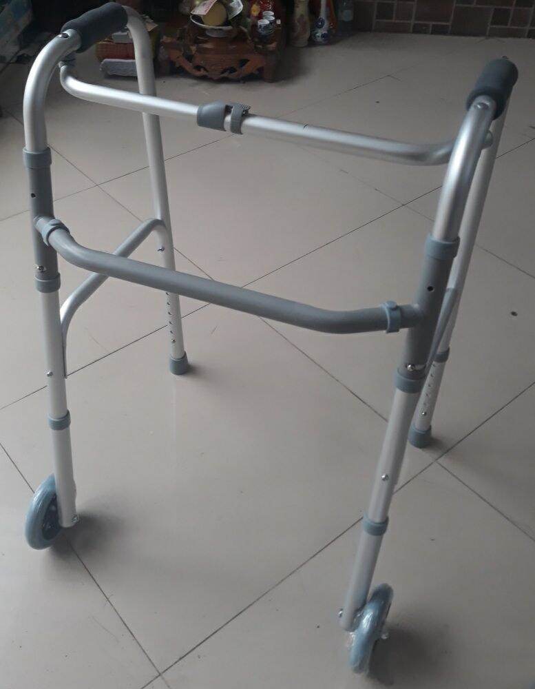 Khung tập đi hợp kim nhôm cao cấp có bánh xe