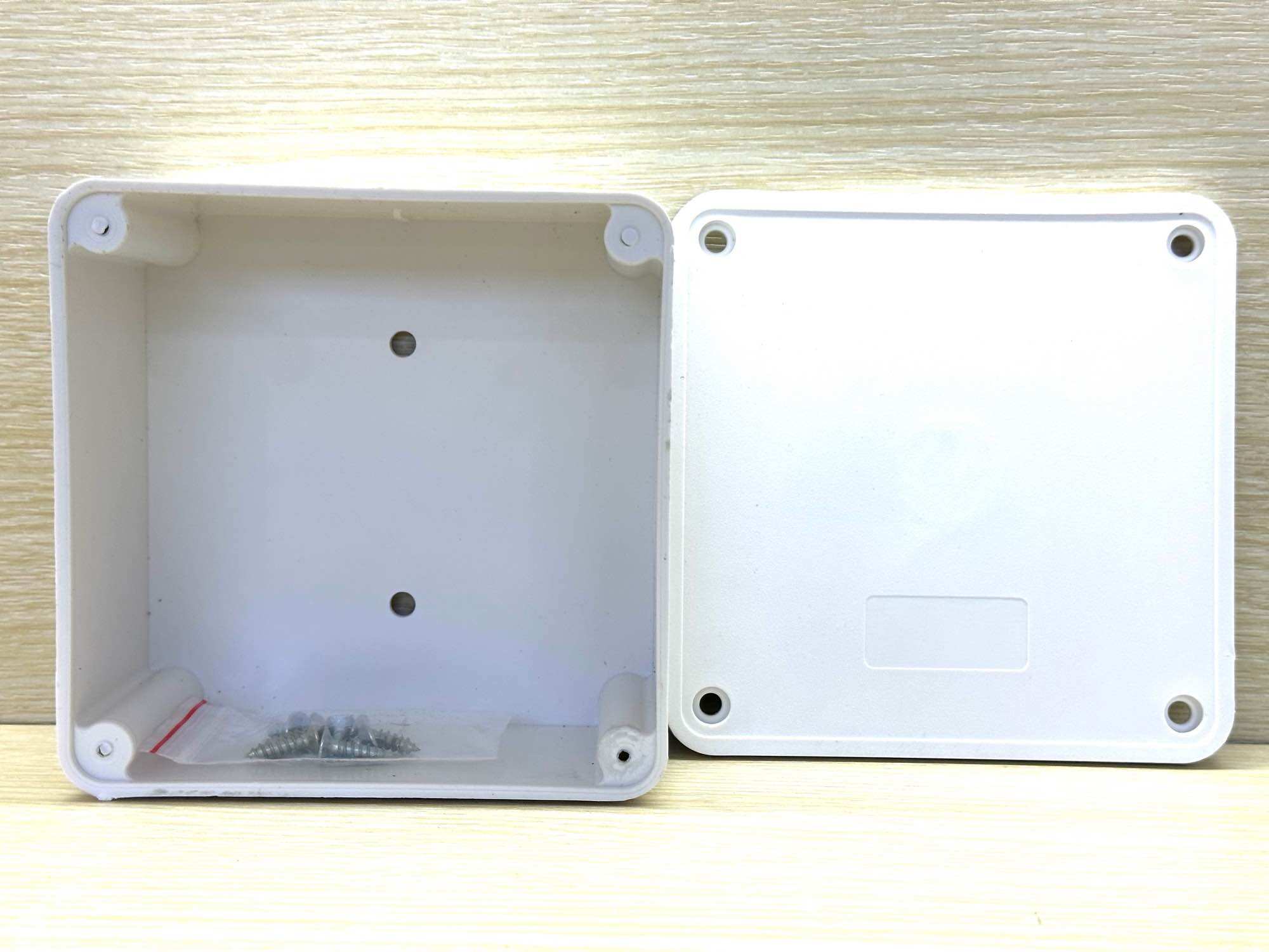 Hộp nguồn kỷ thuật camera 12x12