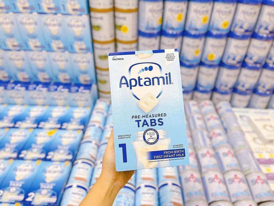 Sữa aptamil anh dạng thanh số 1 tiện dụng cho bé