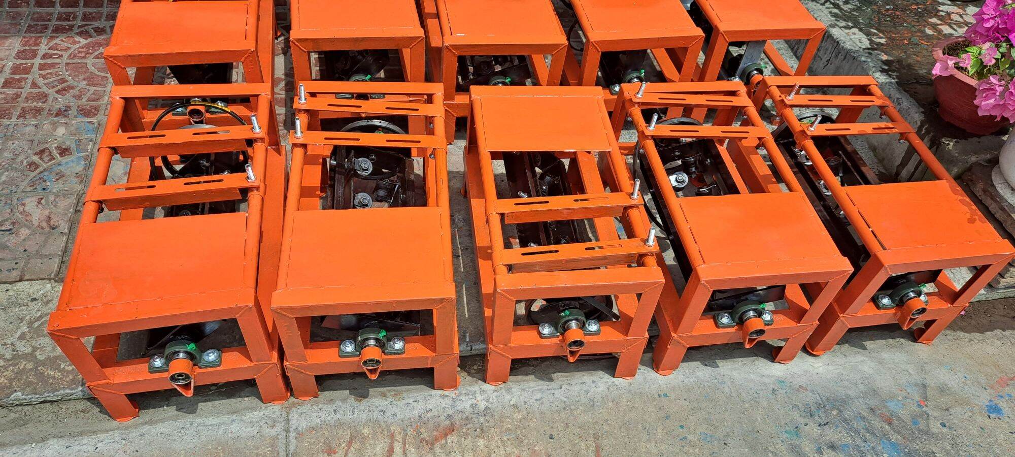 máy duỗi sắt 6,8 con lăn thép