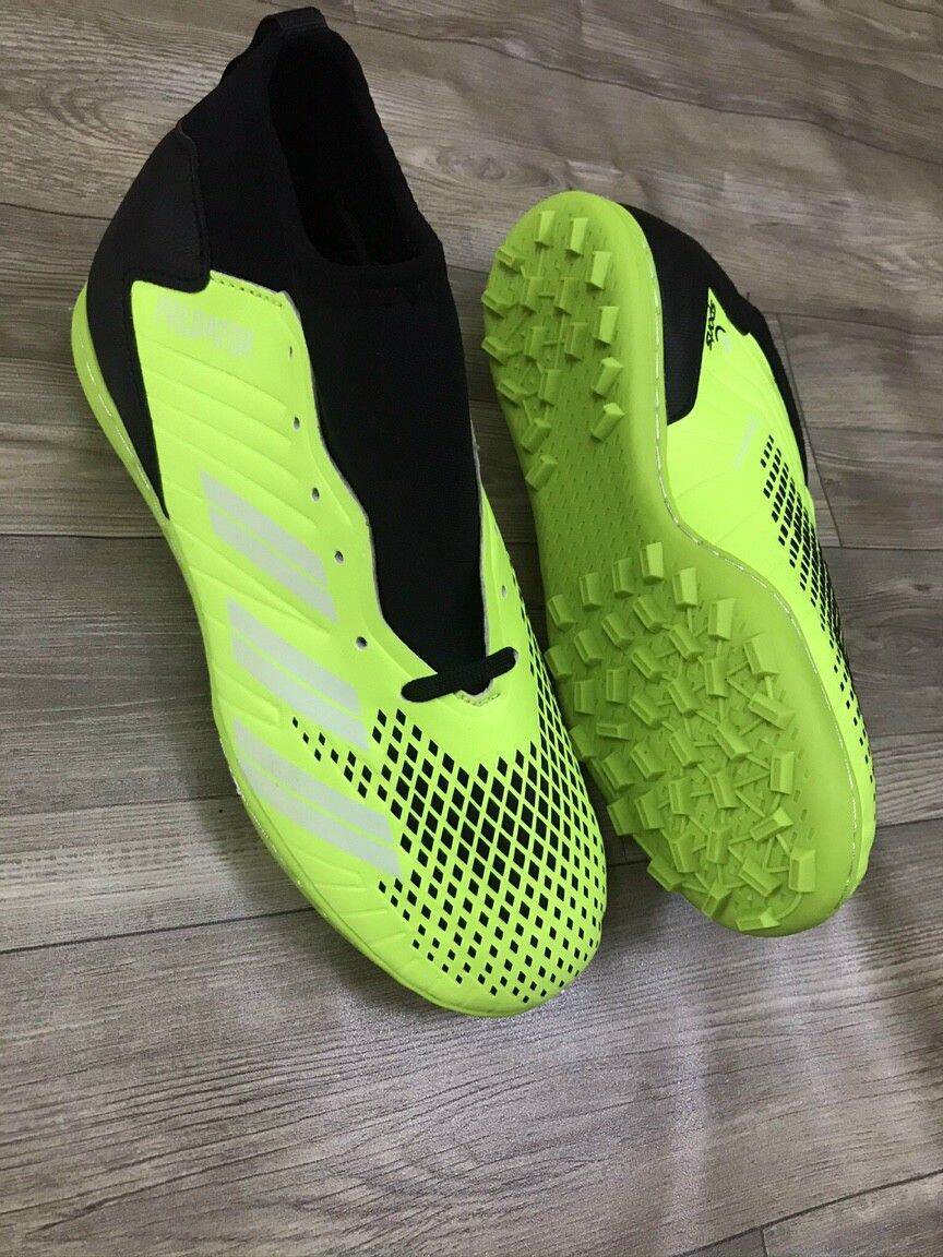 giầy đá bóng predator đã khâu kín đế 💯. tặng tất đá bóng