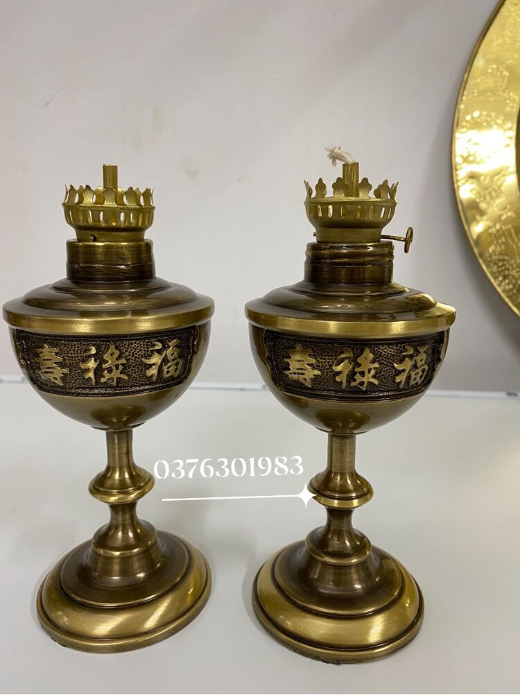 Đèn dầu , đèn thờ thắp dầu bằng đồng đúc cao 28cm