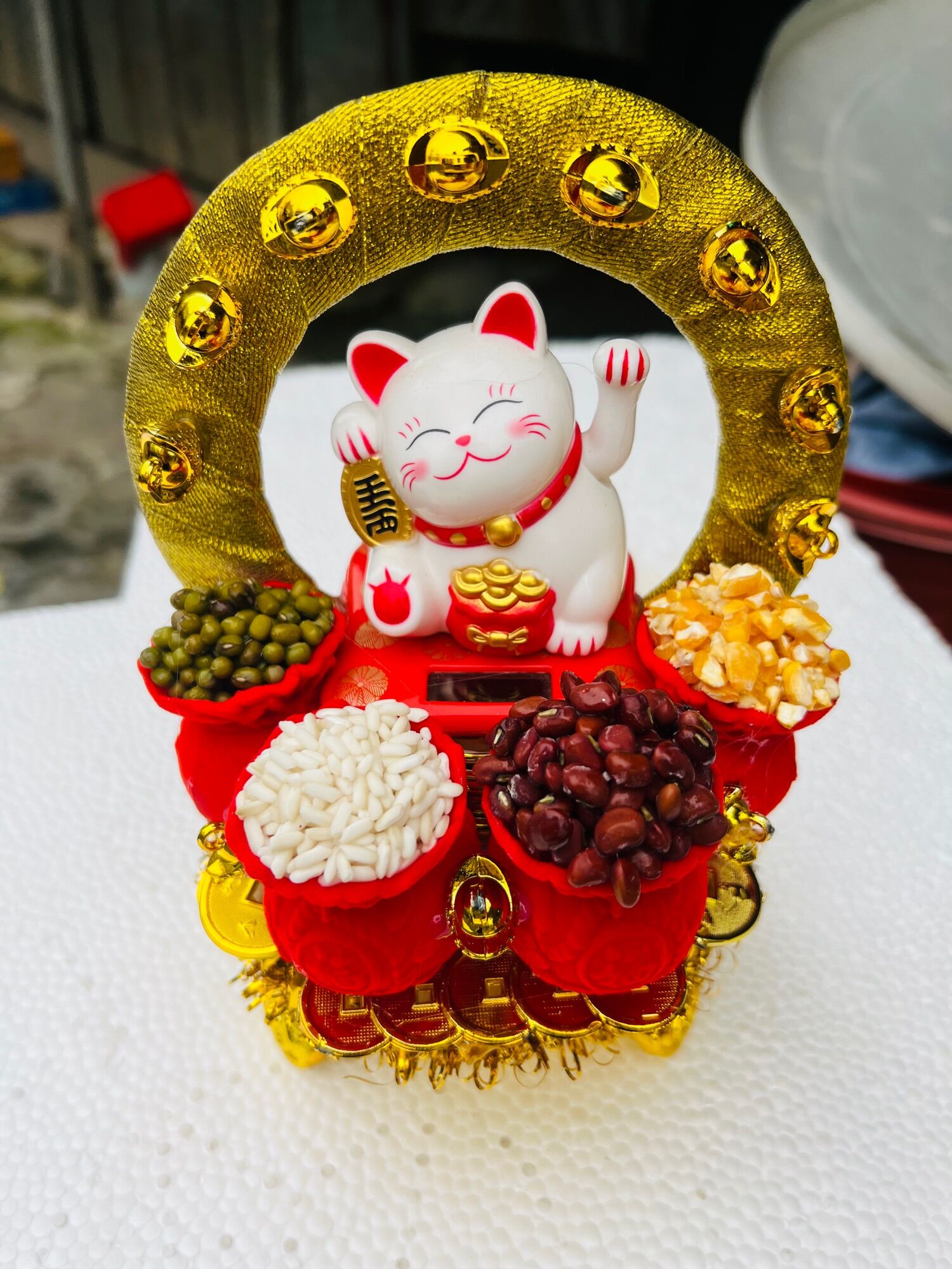 Tháp mèo thần tài