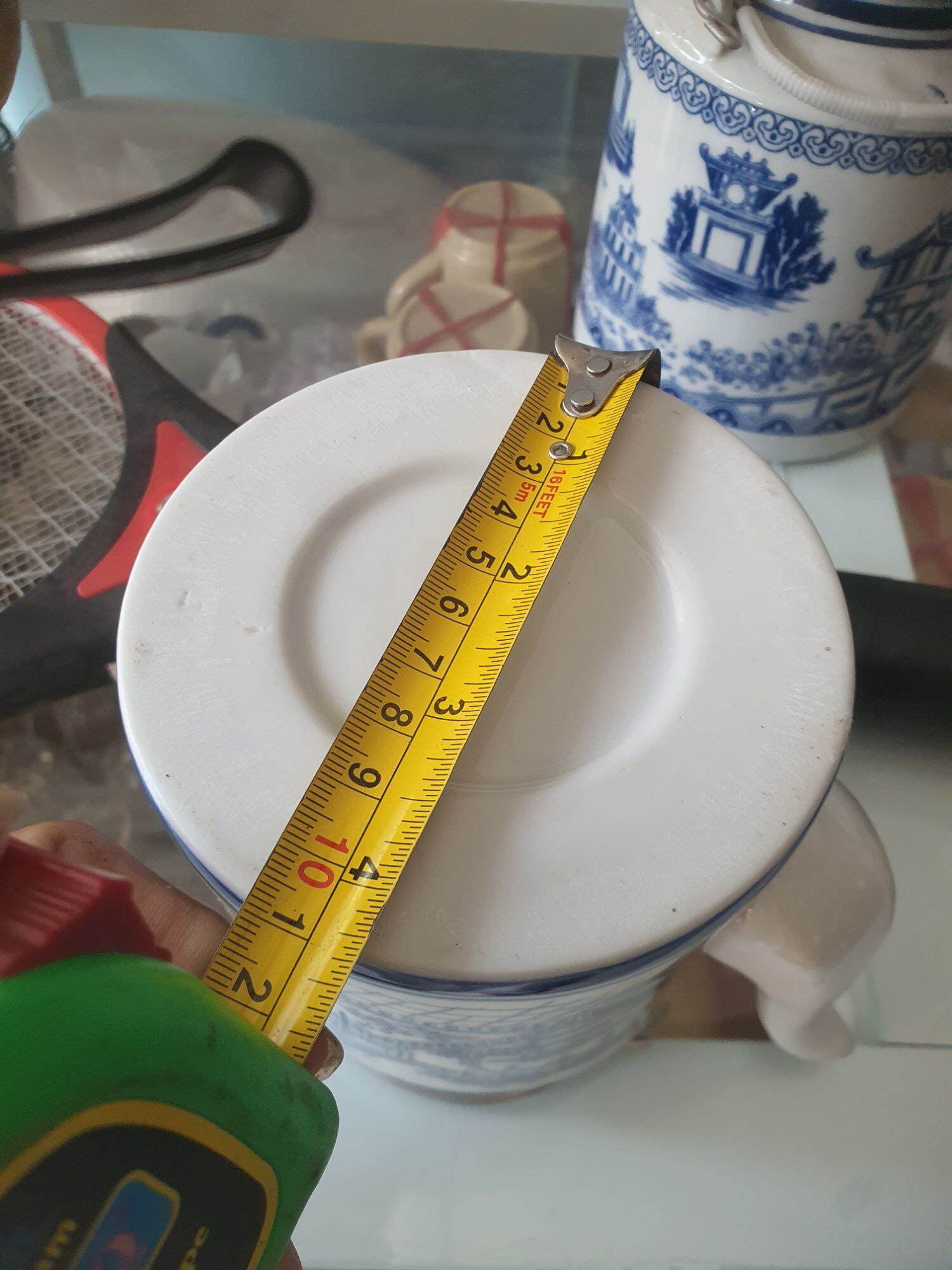 Bộ bình trà 800ml kèm 6 tách ( cao 12cm ) hoa văn ngẫu nhiên