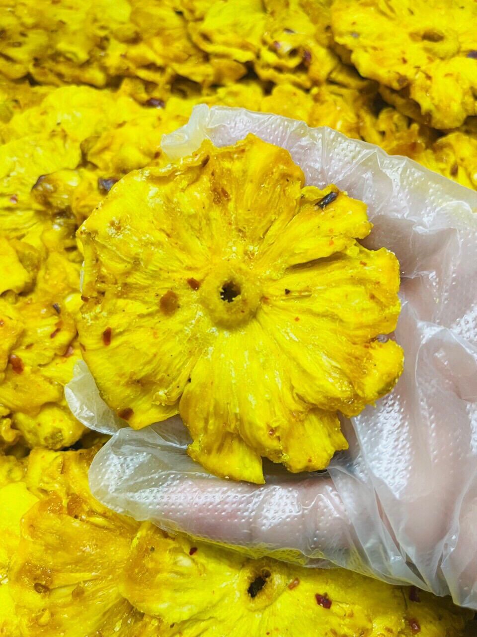Khóm sấy muối ớt hộp 300gr