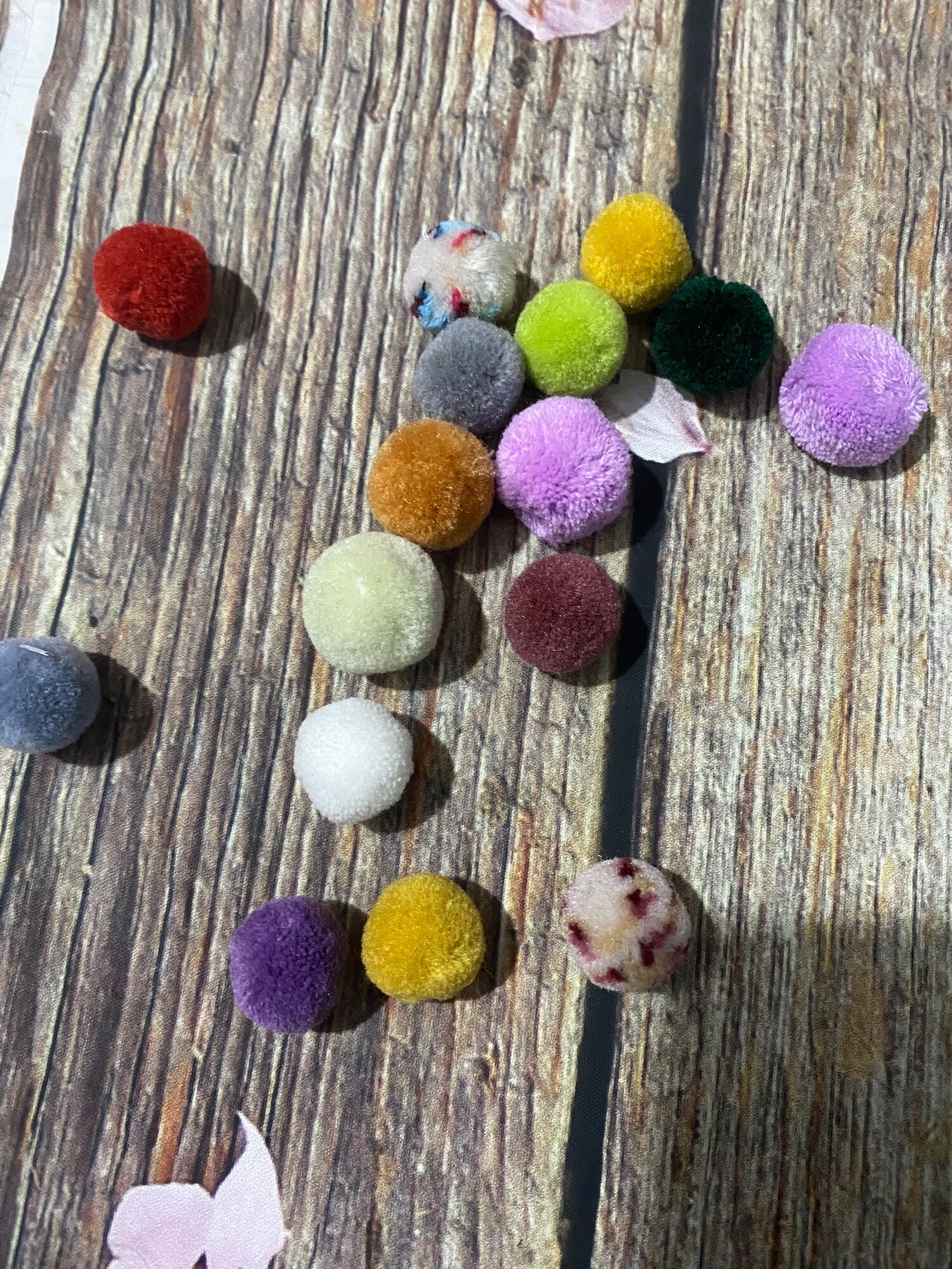 Gói 20 hạt pom pom mix màu