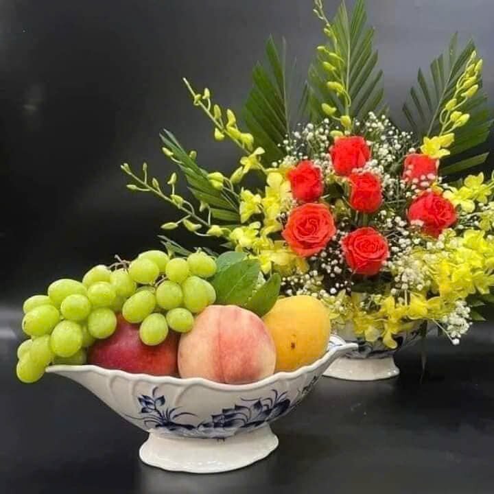 Đĩa thuyền đựng gà gốm sứ hoa sen