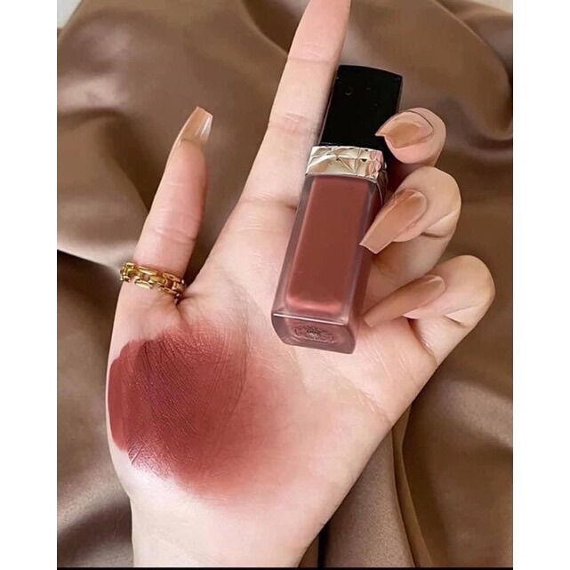 Son Kem Dior 820 Forever Unique – Màu Đỏ Đất