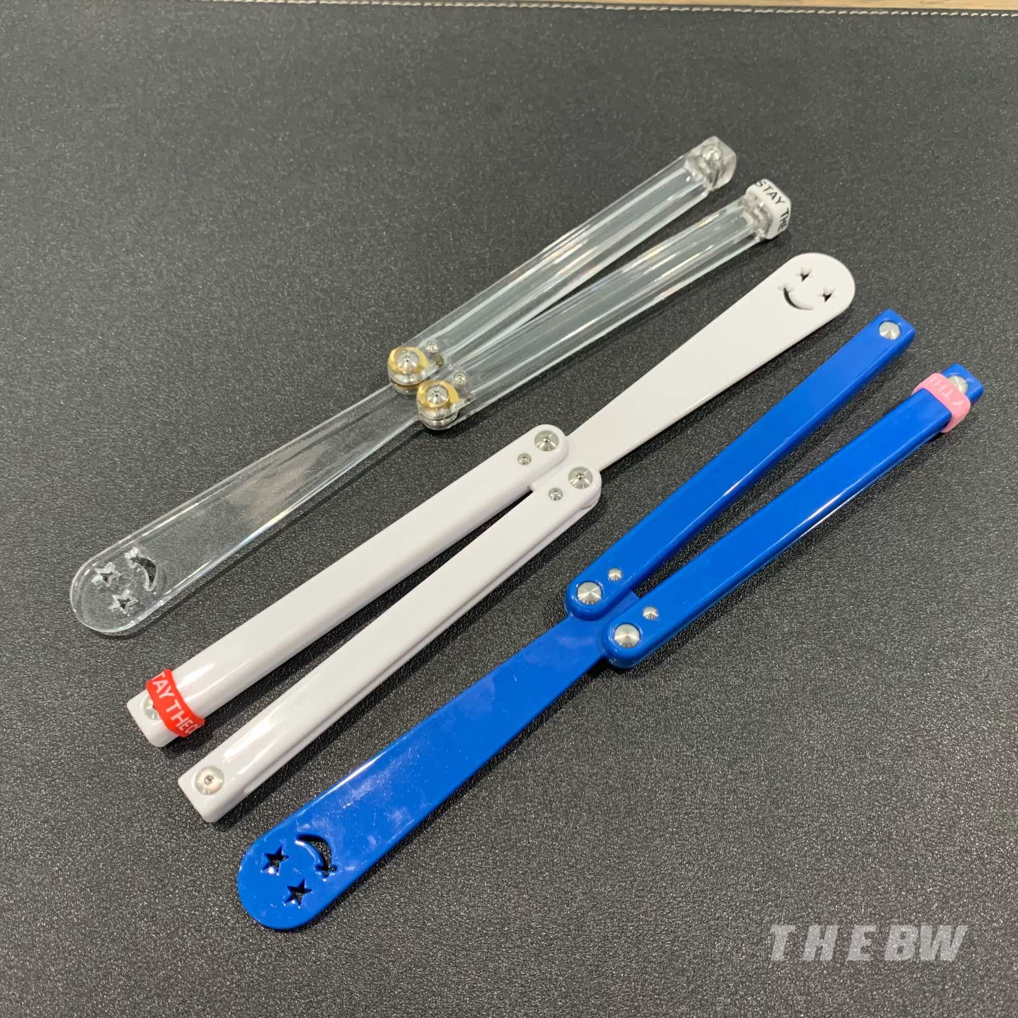 Đồ chơi Squiddy balisong chất liệu nhựa PC với nhiều phối màu, đồ chơi con mực