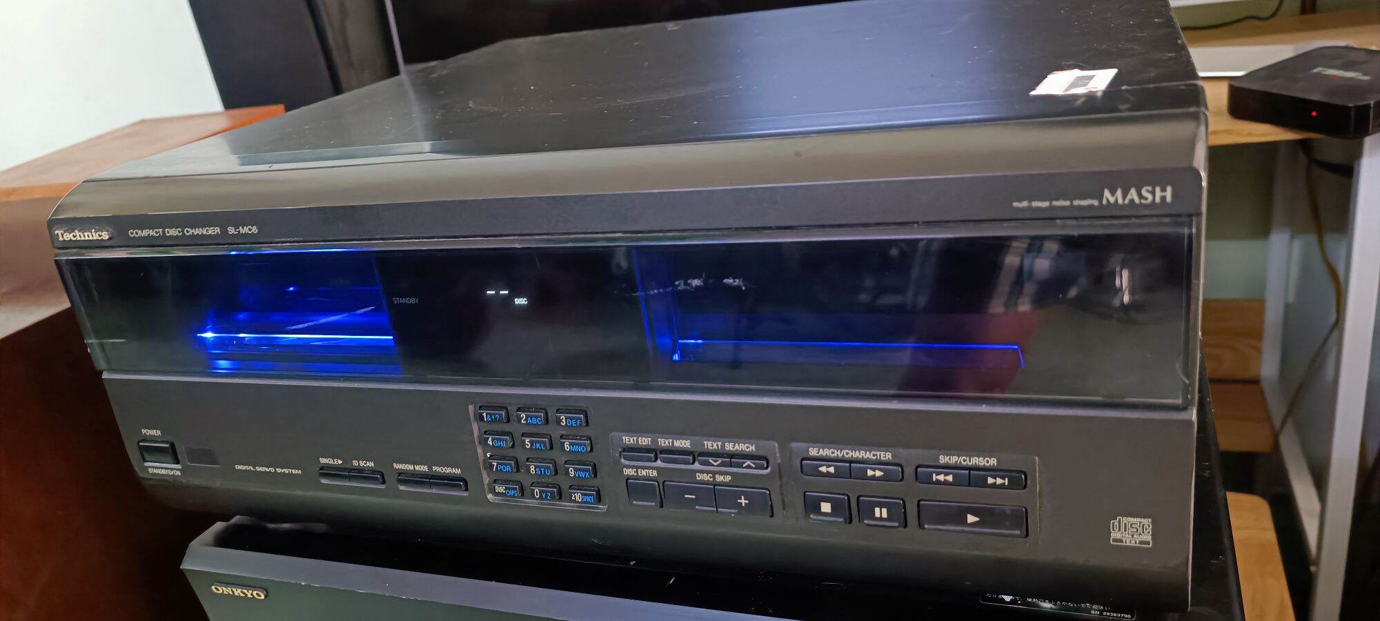 Đầu CD player technics size lớn học đĩa đựng 110 đĩa