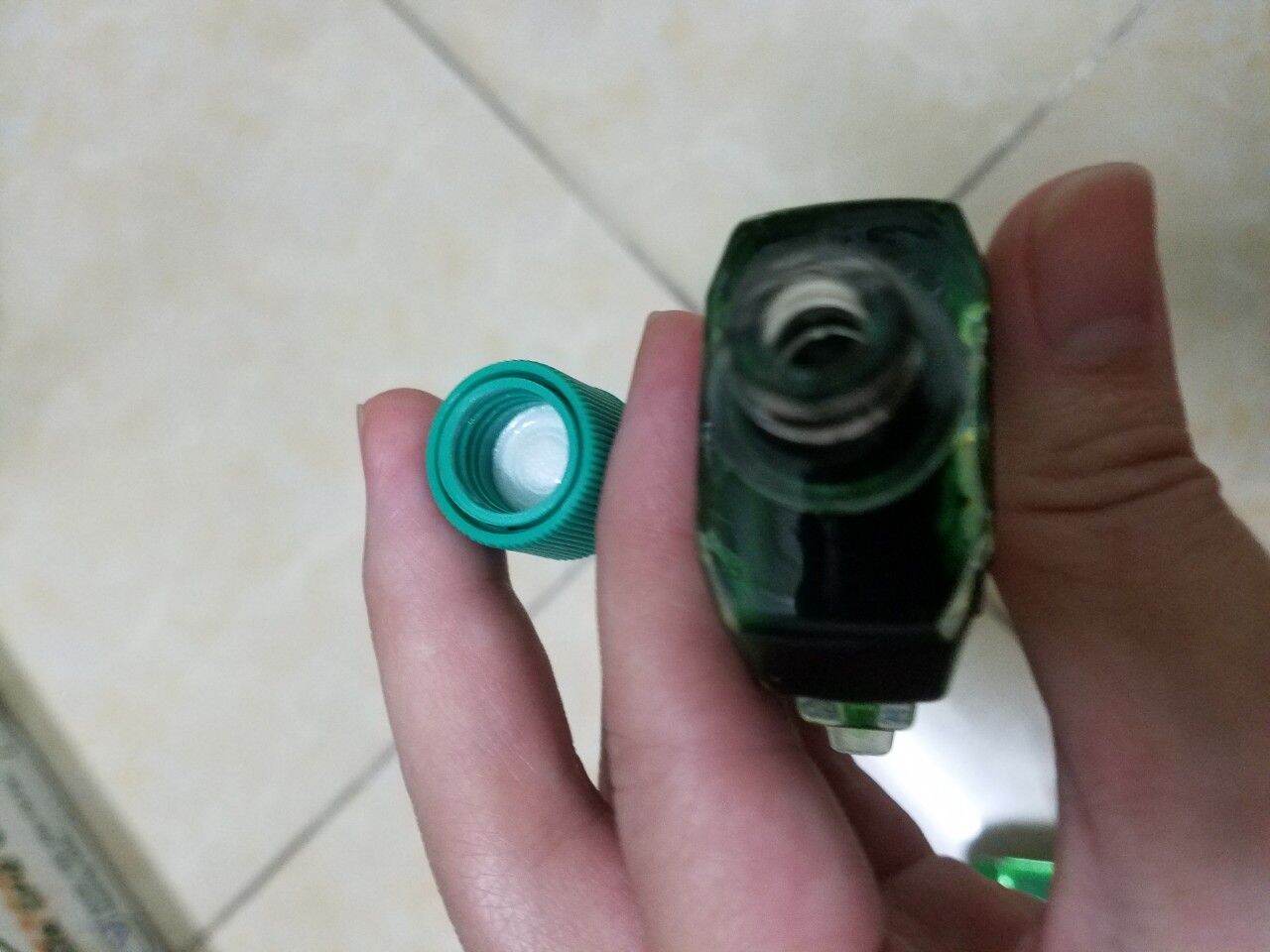 Dầu gió xanh con ó 2 nắp lố 12chai