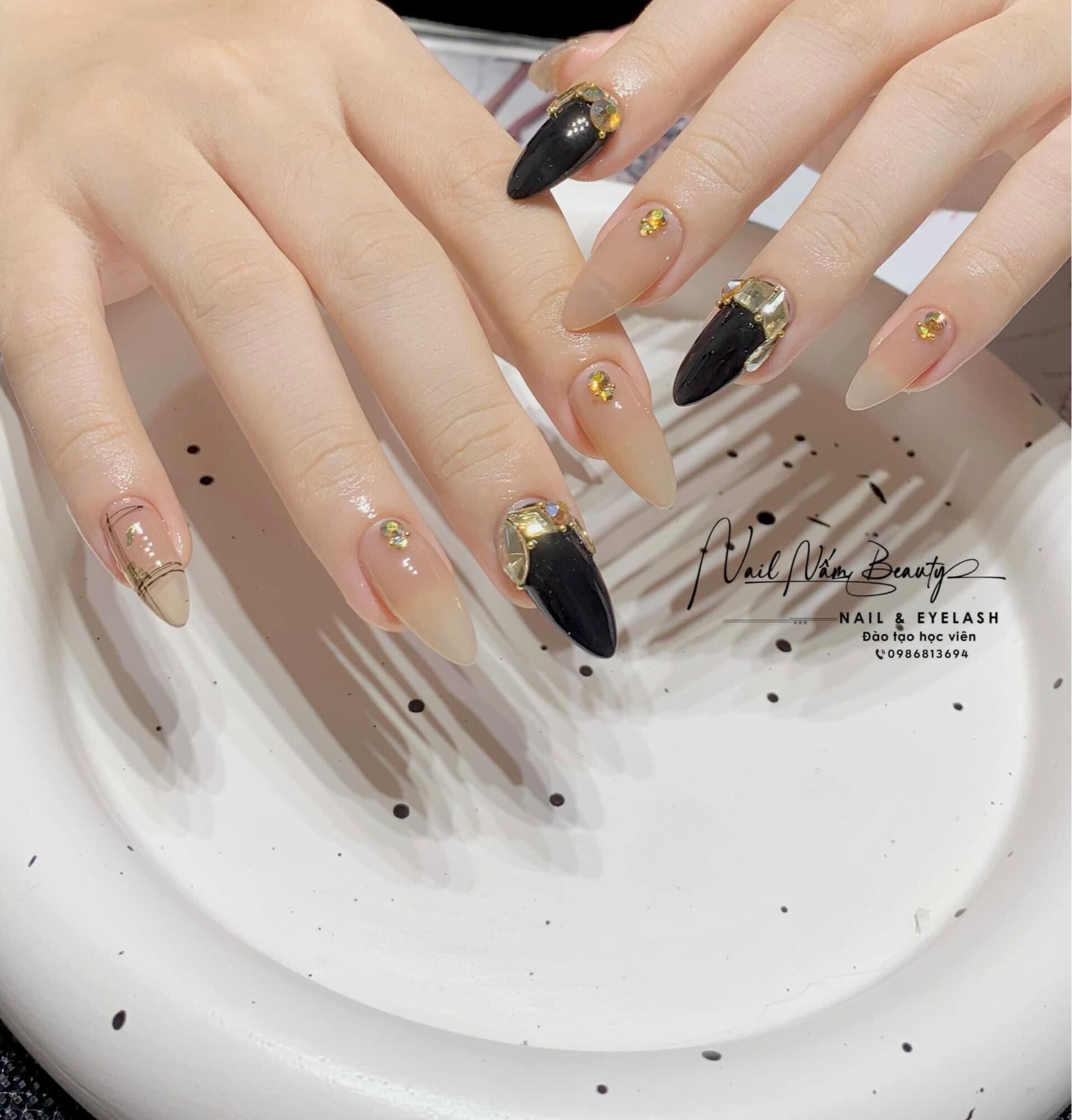Móng úp thiết kế - Nailbox tặng kèm keo dũa