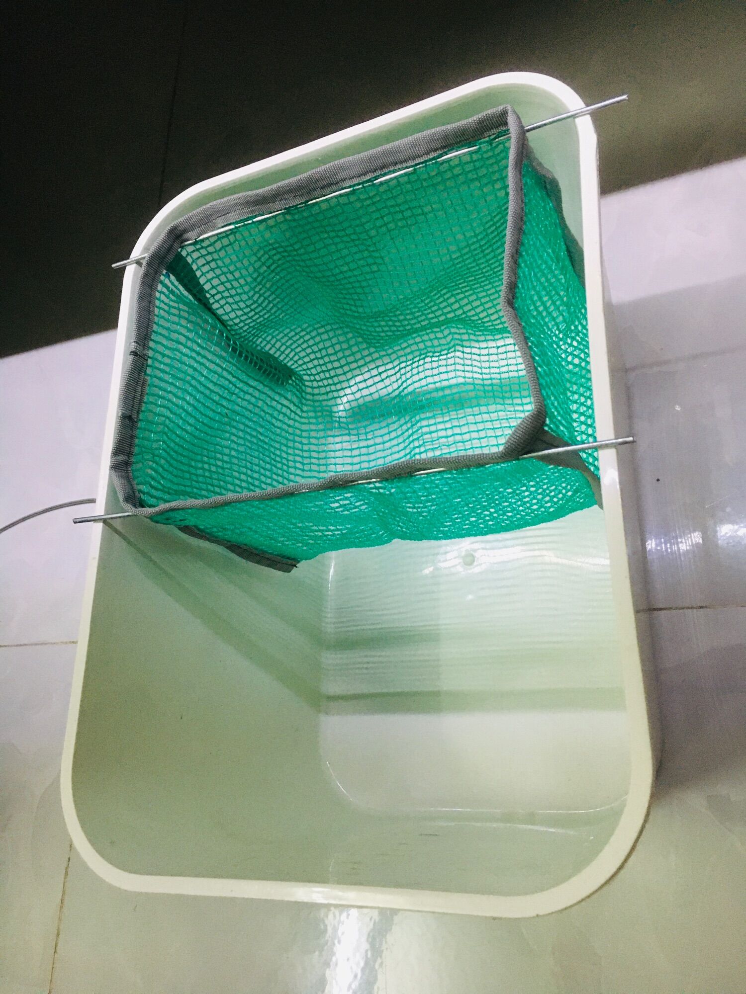 Lồng đẻ cá Guppy, cá cảnh dùng cho khay 7Lít
