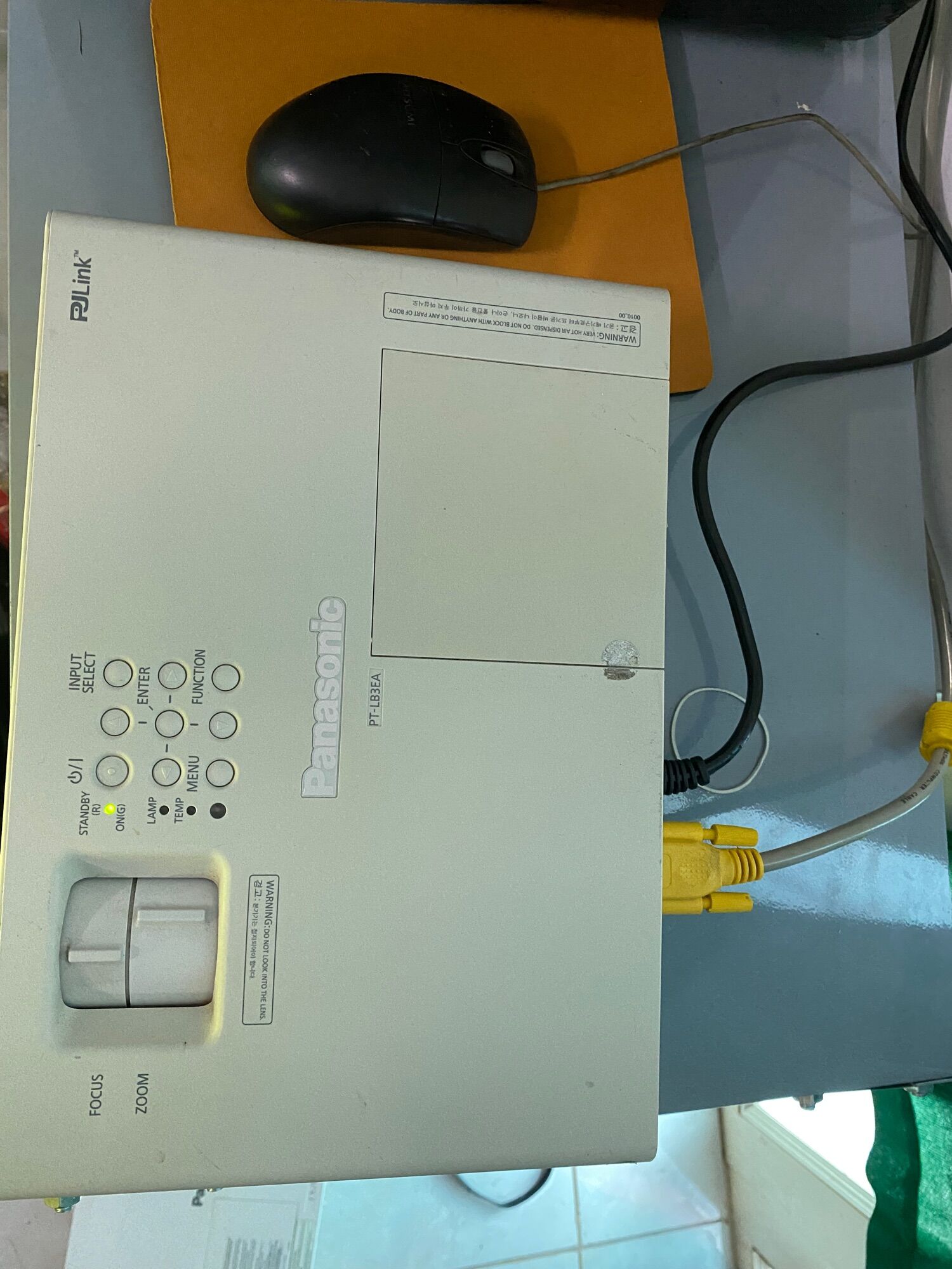 Máy chiếu 100in đẹp Panasonic PT-LB3