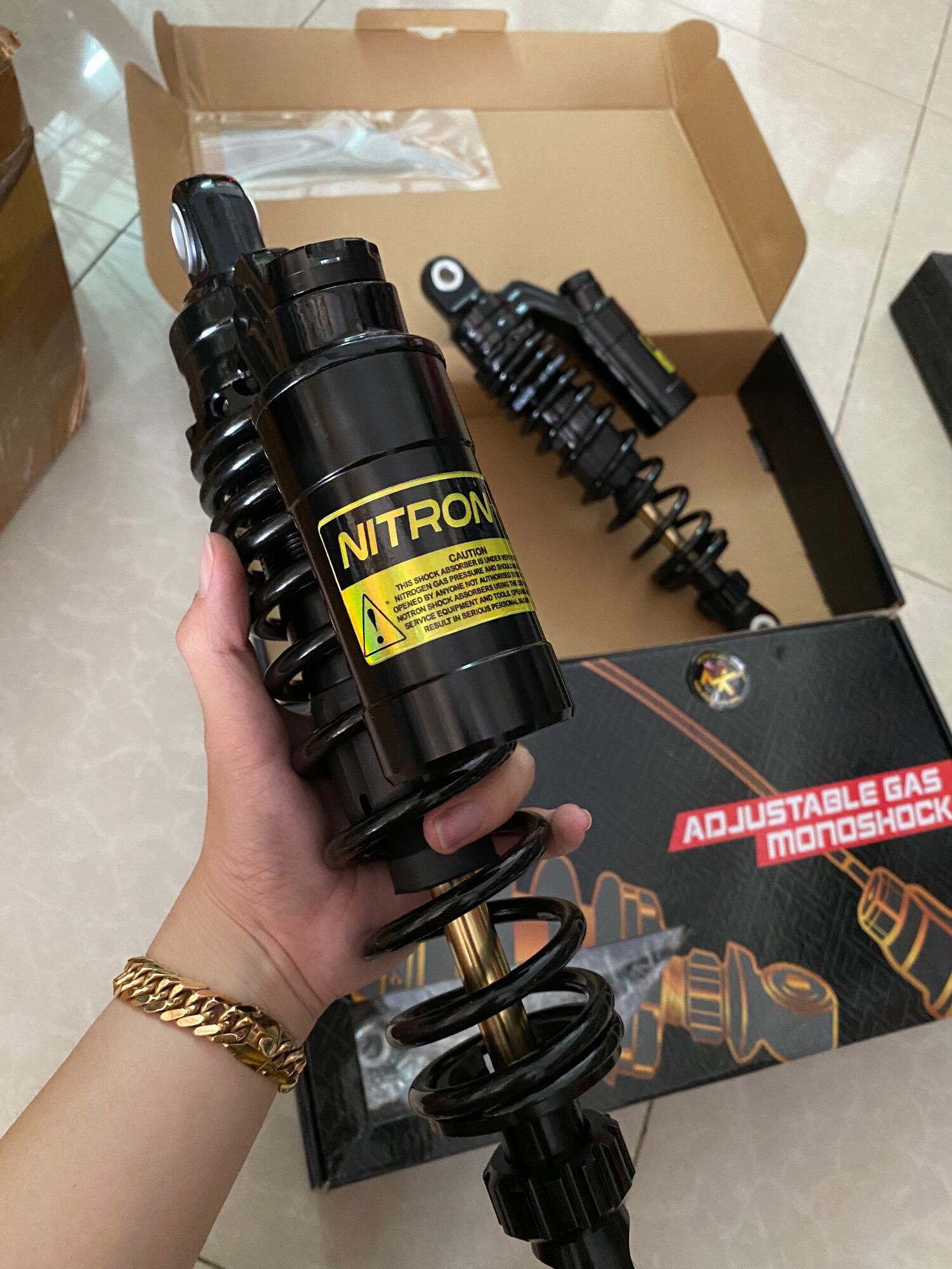 Phuộc Sau NITRON Có Bình Dầu Full Đen Ty Vàng - SIRIUS, JUPITER