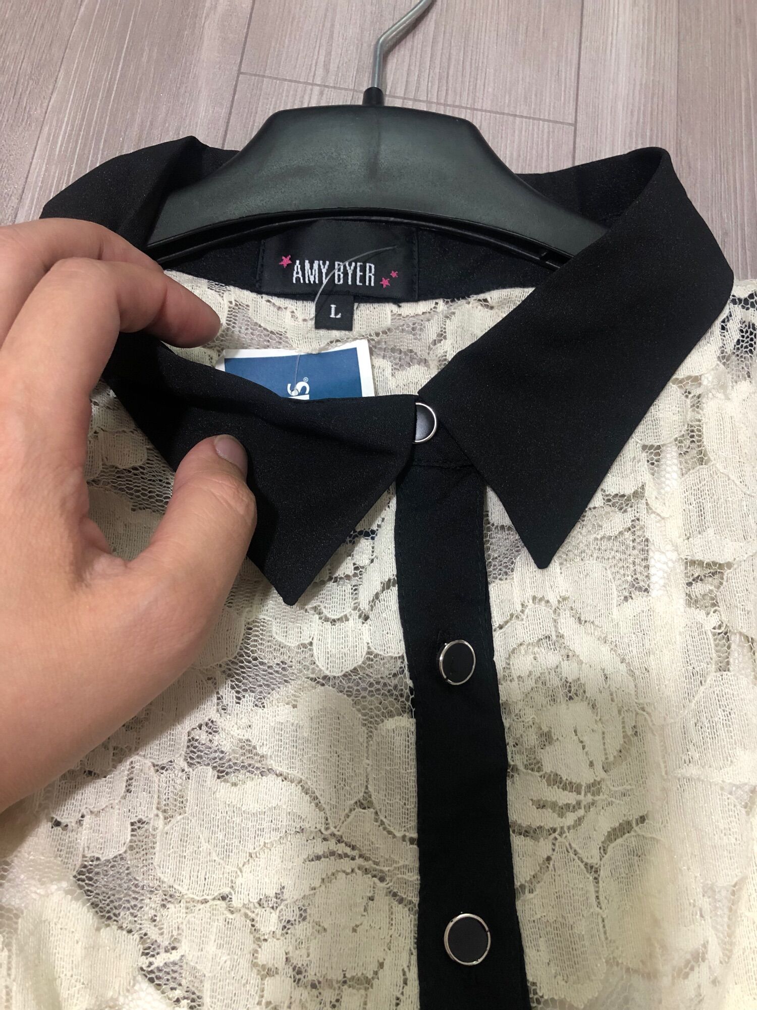 đầm ren vnxk M L form nhỏ màu mỡ gà
