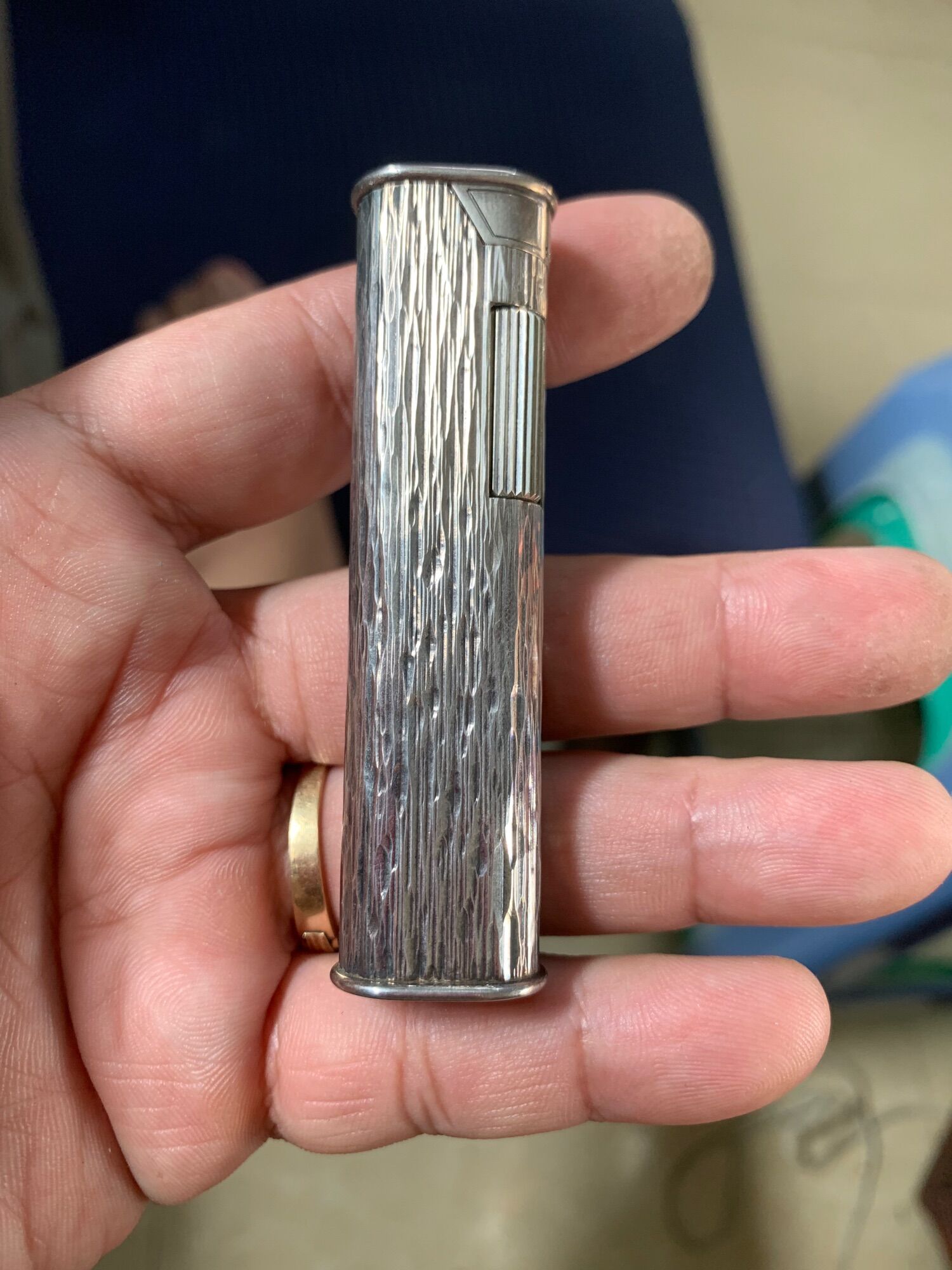 Bật lửa Dunhill lady bọc bạc.