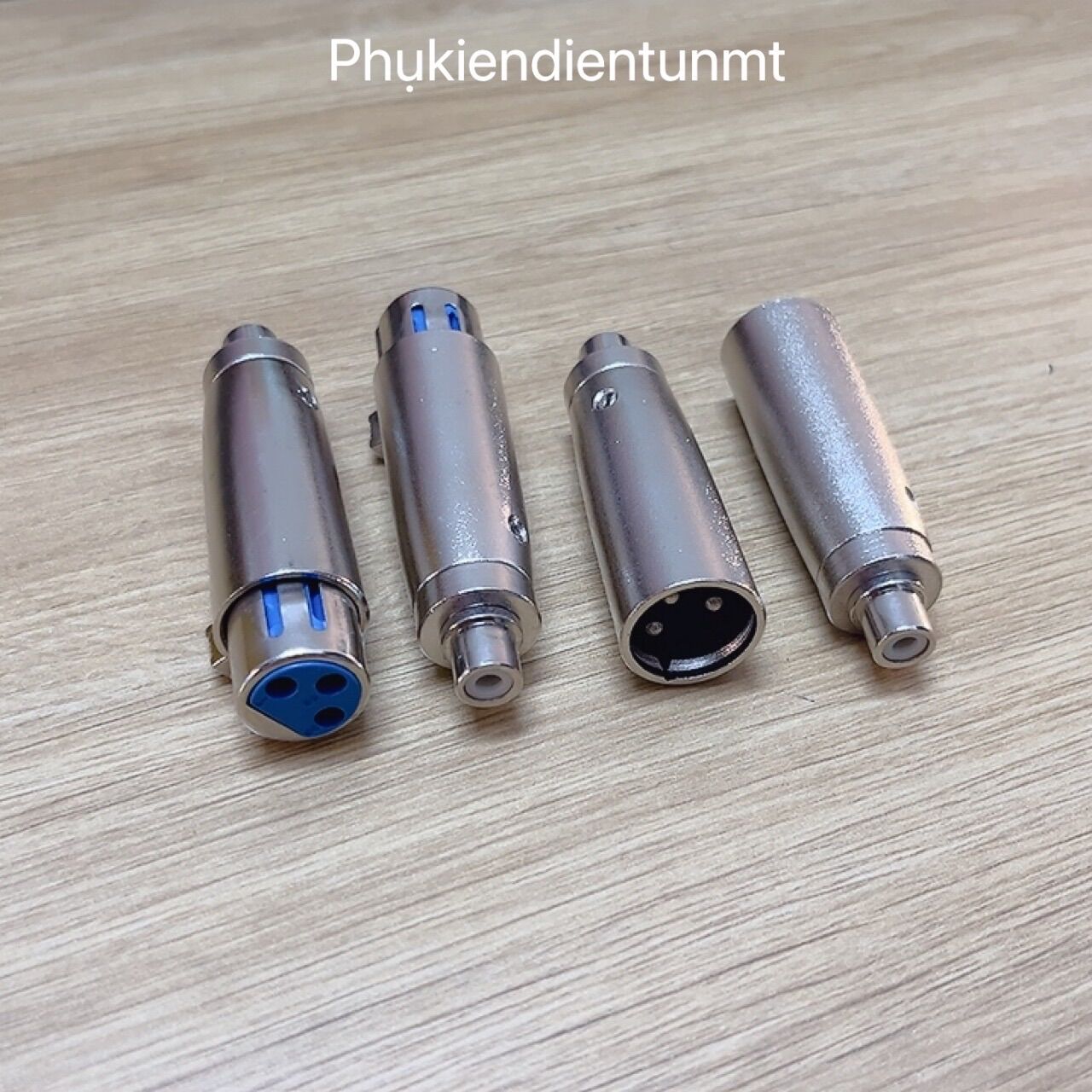 Rắc canon ra av