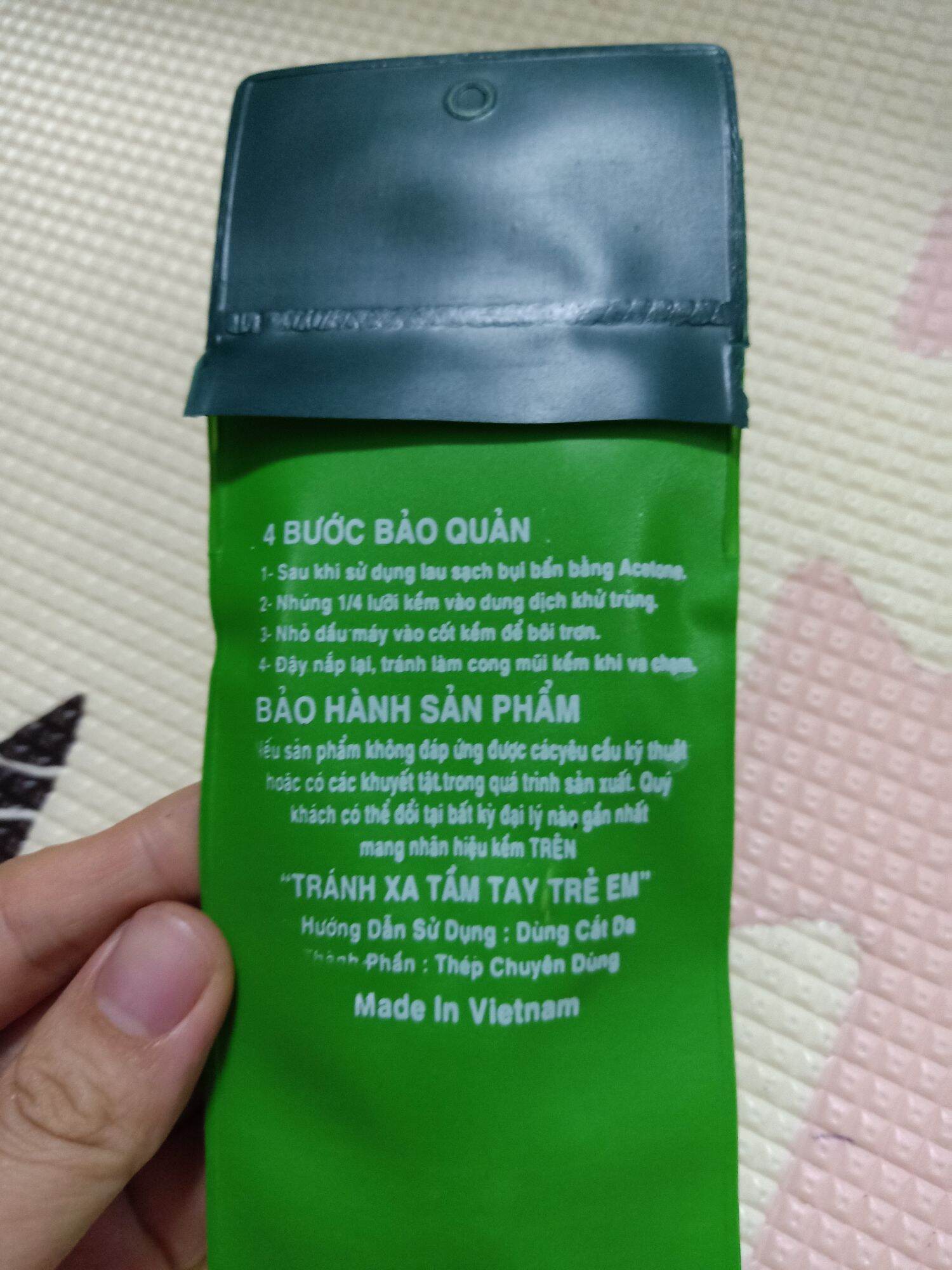Kiềm cắt da màu trắng bạc