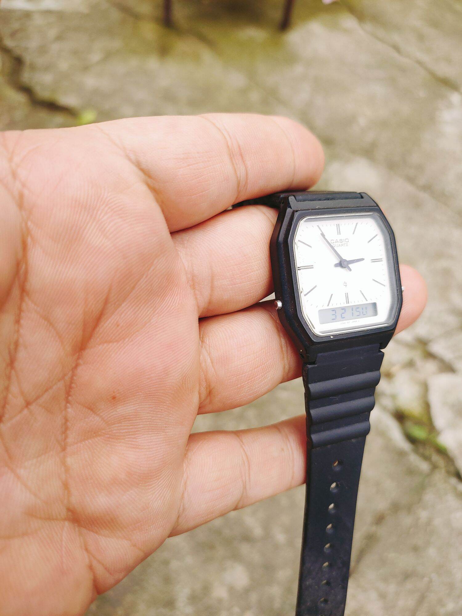 Đồng hồ casio (like new), size q, hình thức đẹp 98%