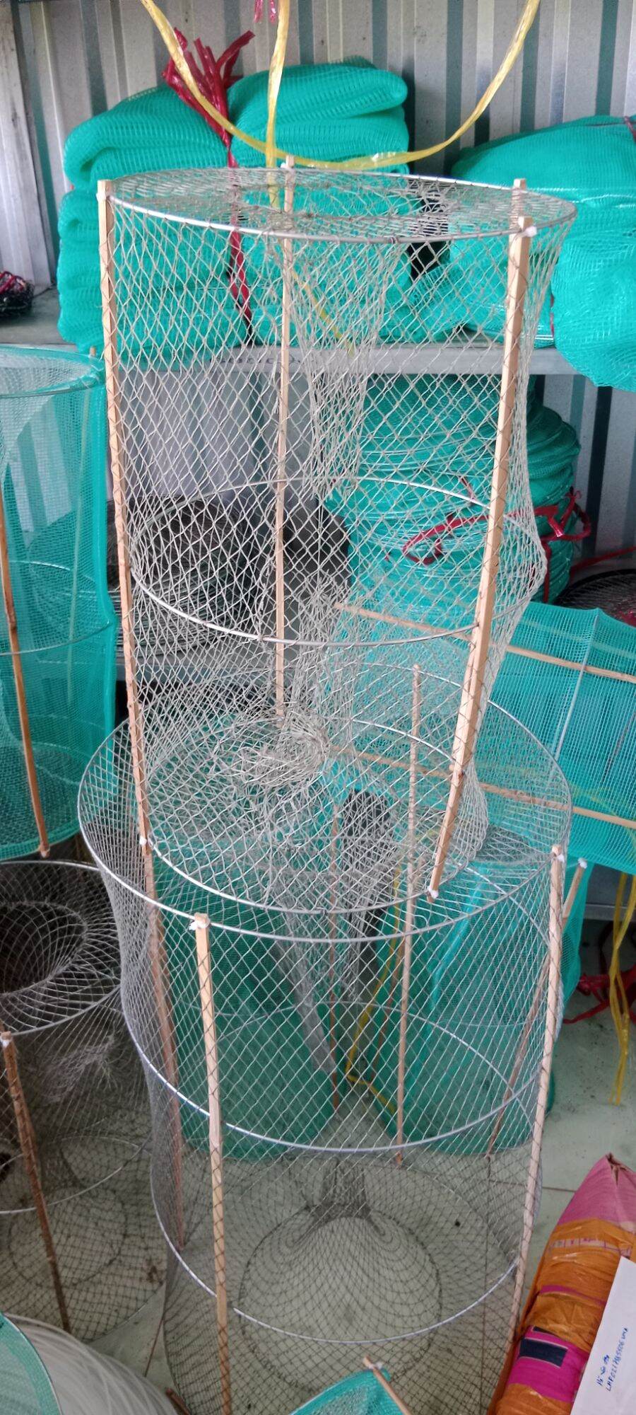 Lộp đặt cá , lươn, cua