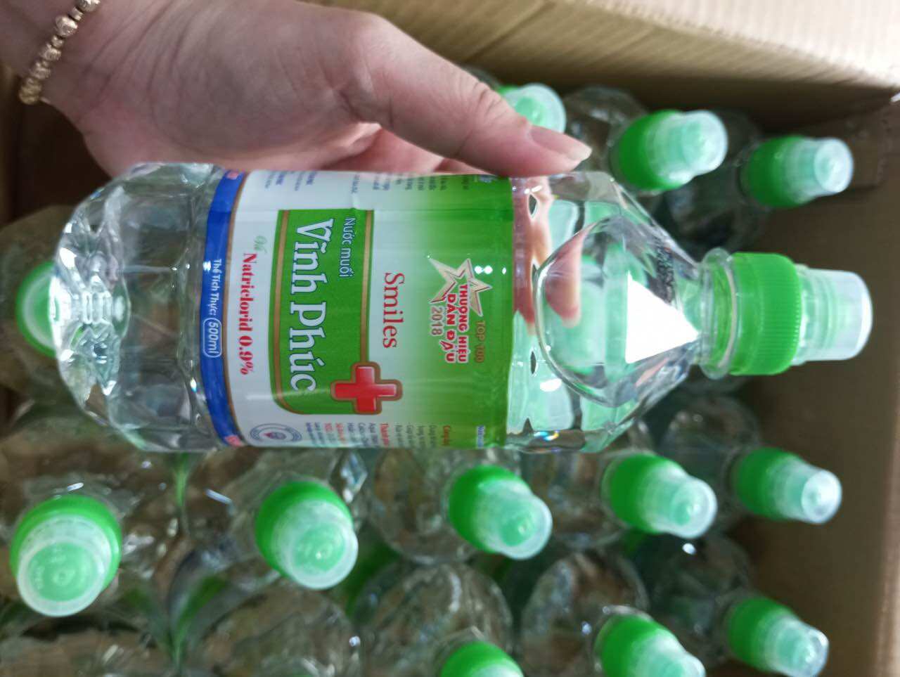 Nước muối sinh lý 0,9% , chai 500 mL va 1000 mL