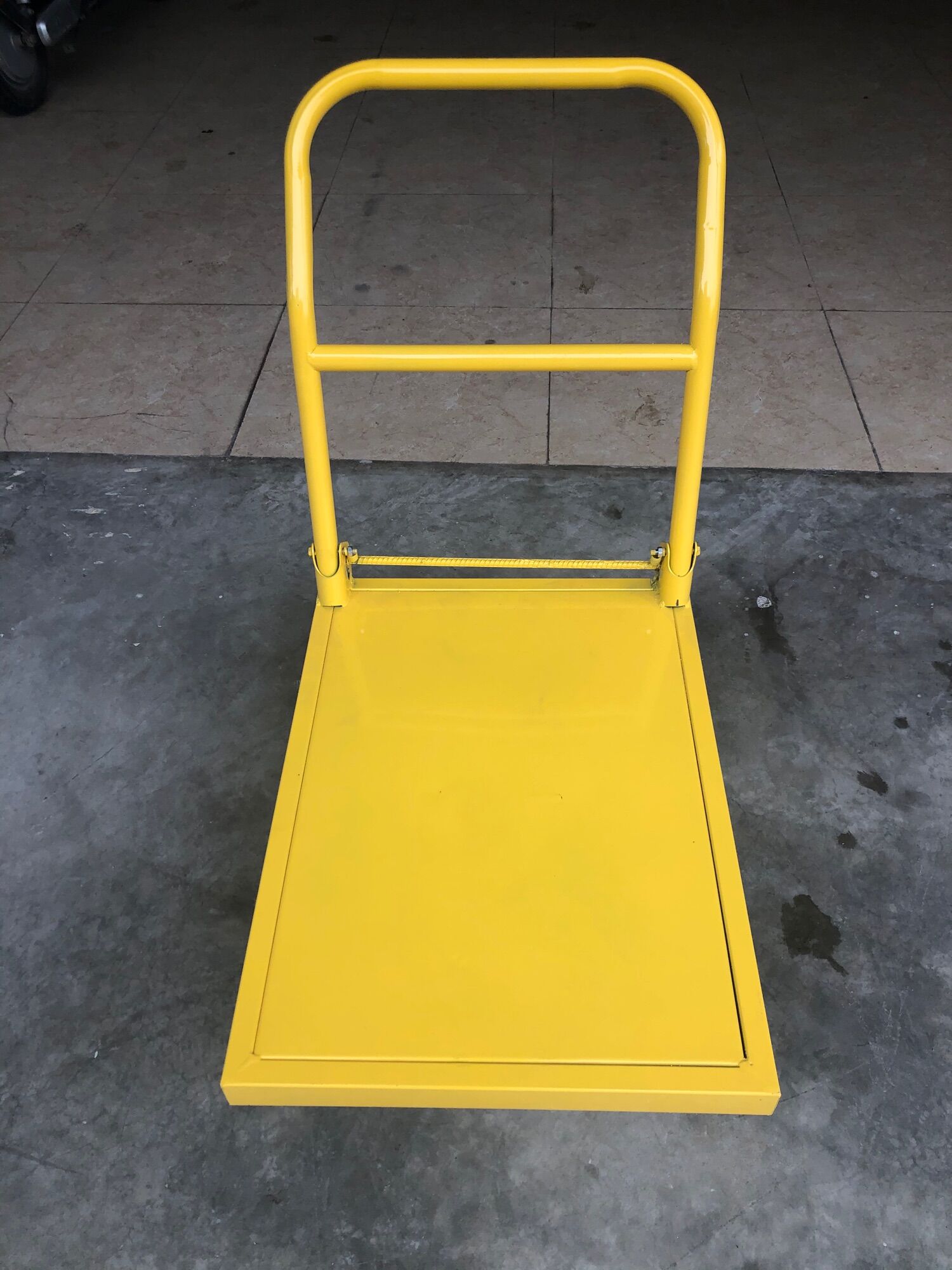Xe đẩy hàng, xe kéo hàng 4 bánh gấp gọn tải trọng 300kg -500kg mặt sàn phẳng
