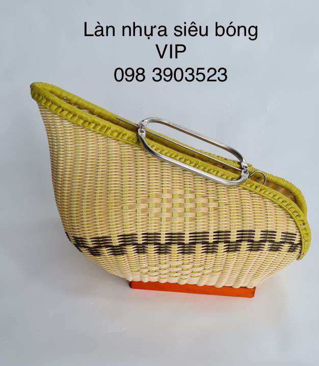 Giỏ xách, làn xách gà, làn nhựa giả mây.